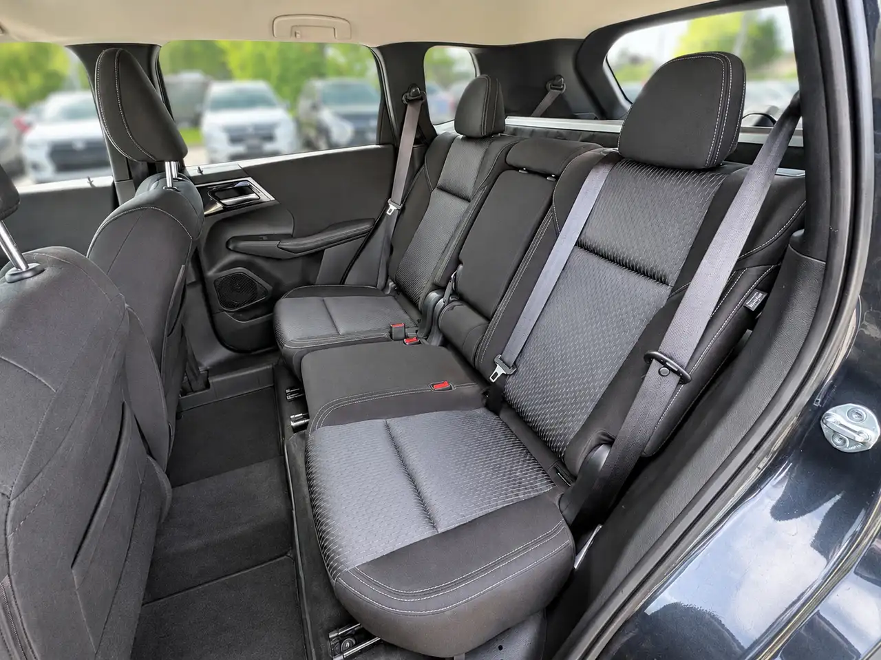Mitsubishi Outlander photo Mitsubishi Outlander