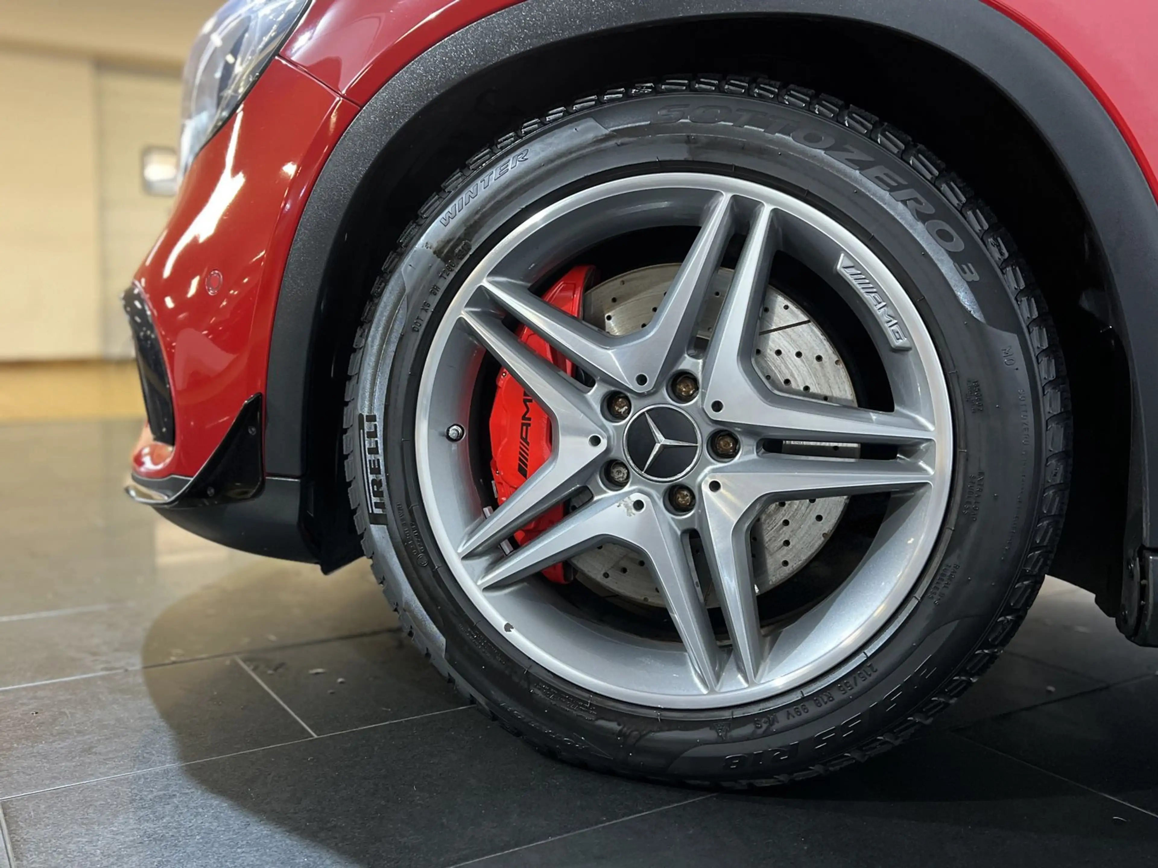 Mercedes-Benz GLA 45 AMG 4Matic*Aero*Perf.AGA*Schale*Pano*LED* — photo 4