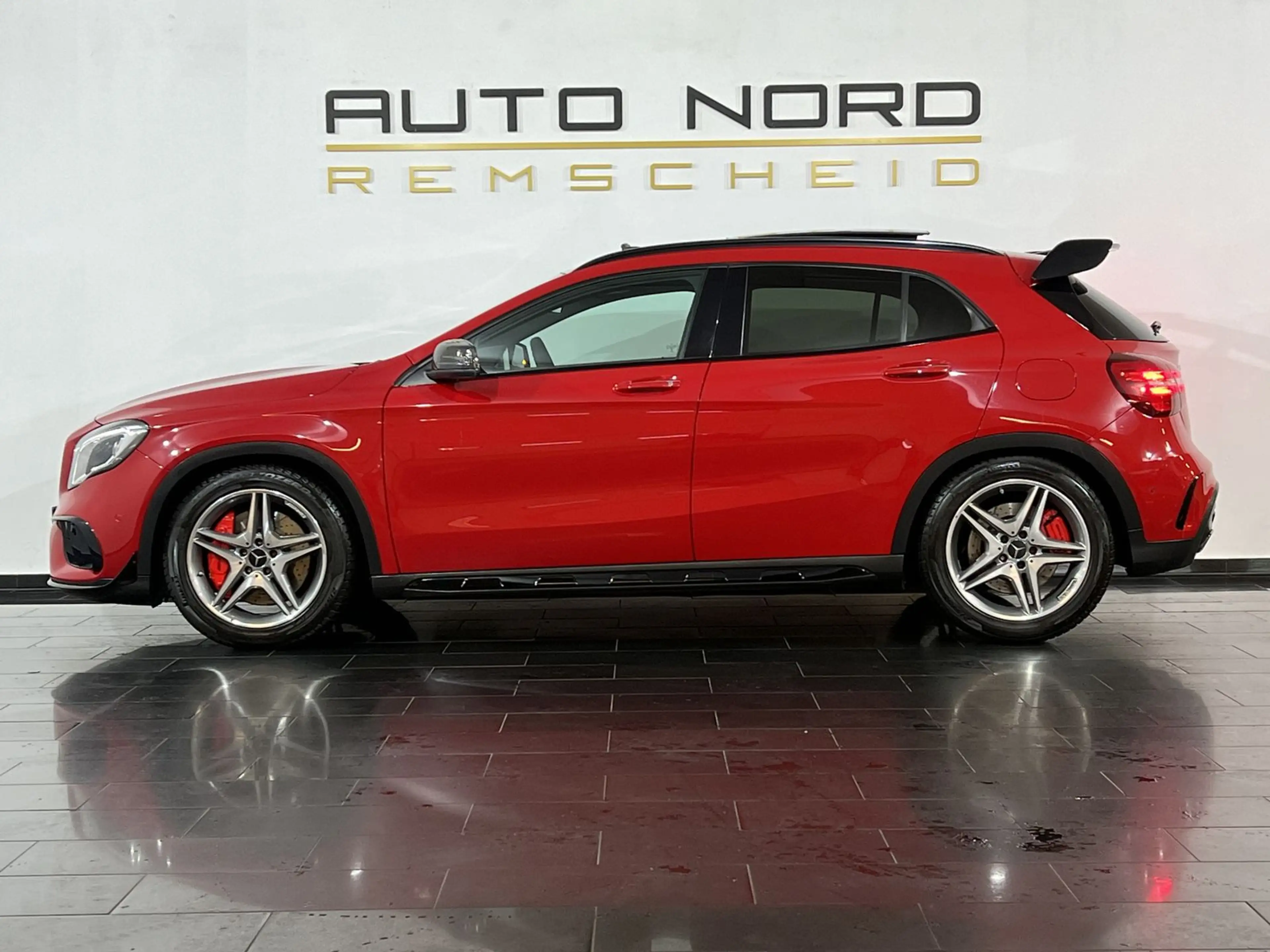 Mercedes-Benz GLA 45 AMG 4Matic*Aero*Perf.AGA*Schale*Pano*LED* — photo 10