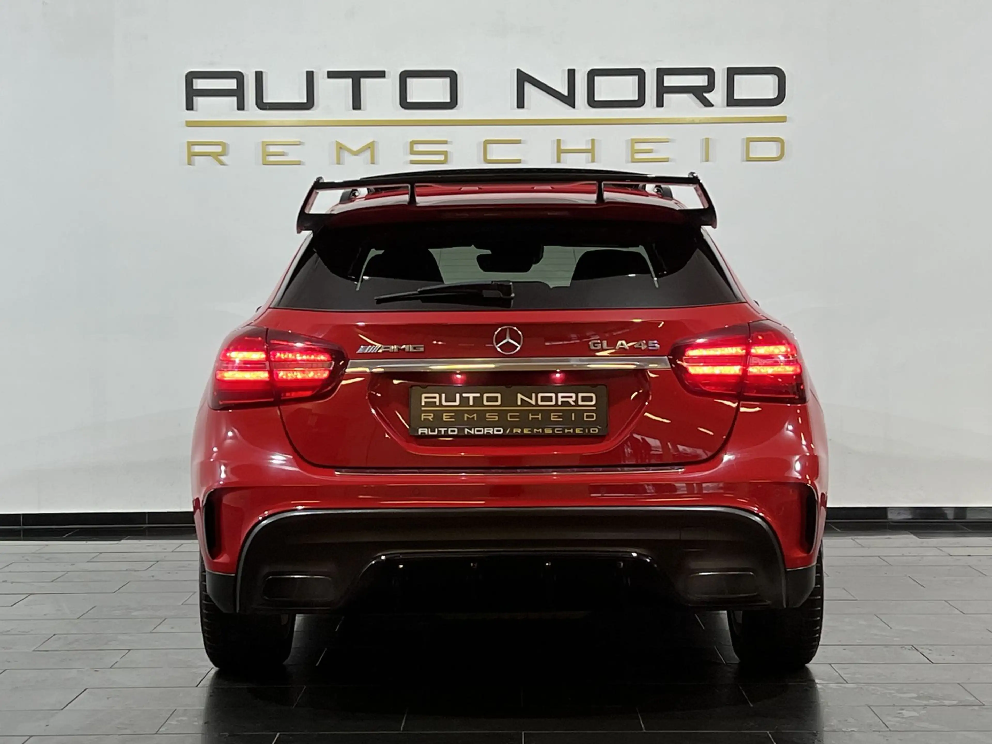 Mercedes-Benz GLA 45 AMG 4Matic*Aero*Perf.AGA*Schale*Pano*LED* — photo 7