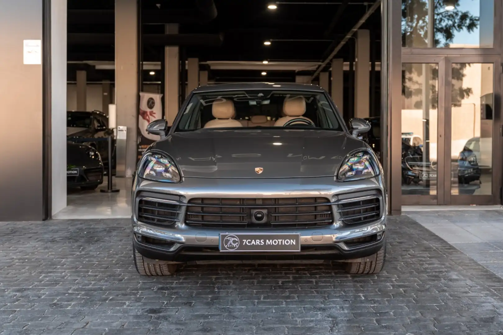 Porsche Cayenne E-Hybrid Aut. Gri - 2