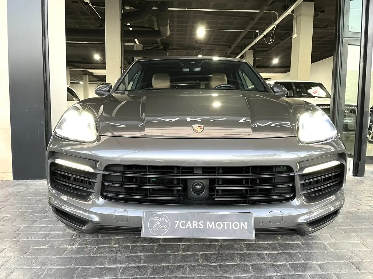 Porsche Cayenne E-Hybrid Aut. Grau - 2