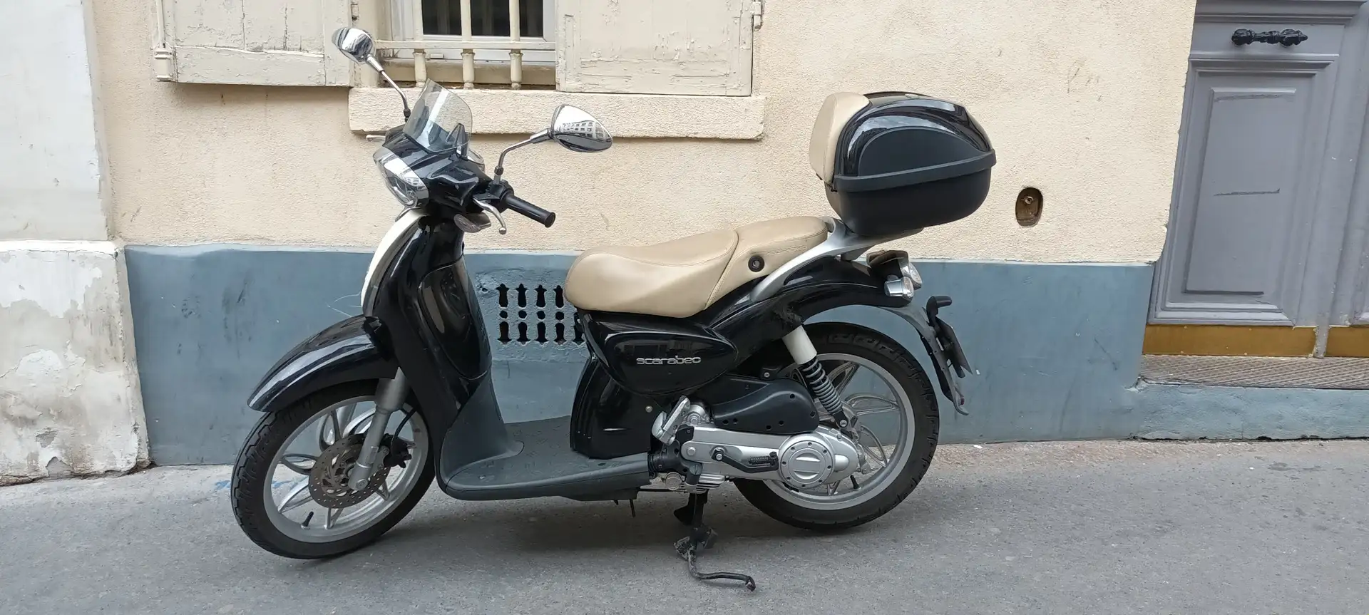 Aprilia Scarabeo Zwart - 2