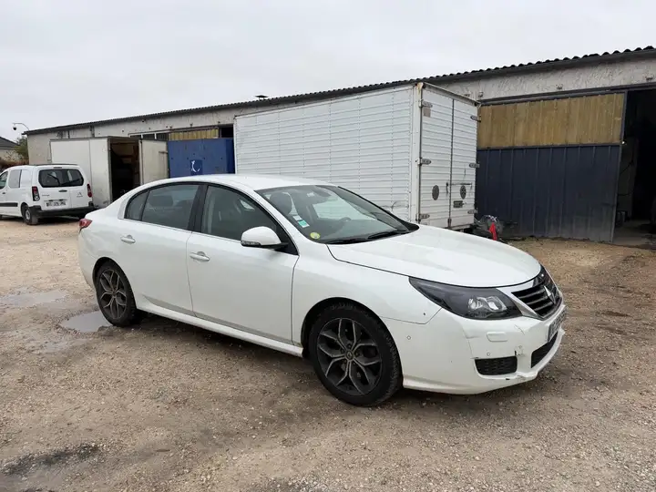 Renault Latitude Latitude V6 dCi 240 FAP Initiale A