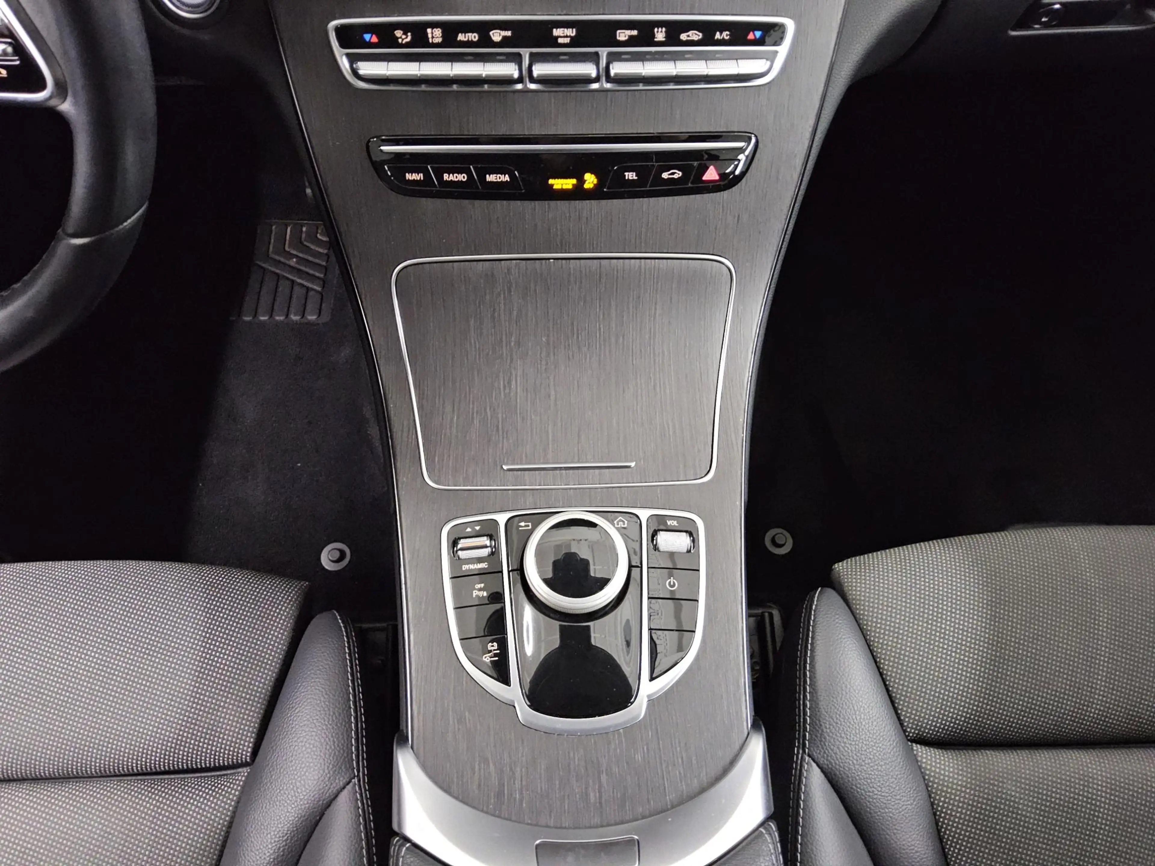 Mercedes-Benz C 300 C 300 T-LEDER NAVI KLIMAAUT RADIO TEMPO MFL SHZ PDC ACC SOUND LED Burmester — photo 6