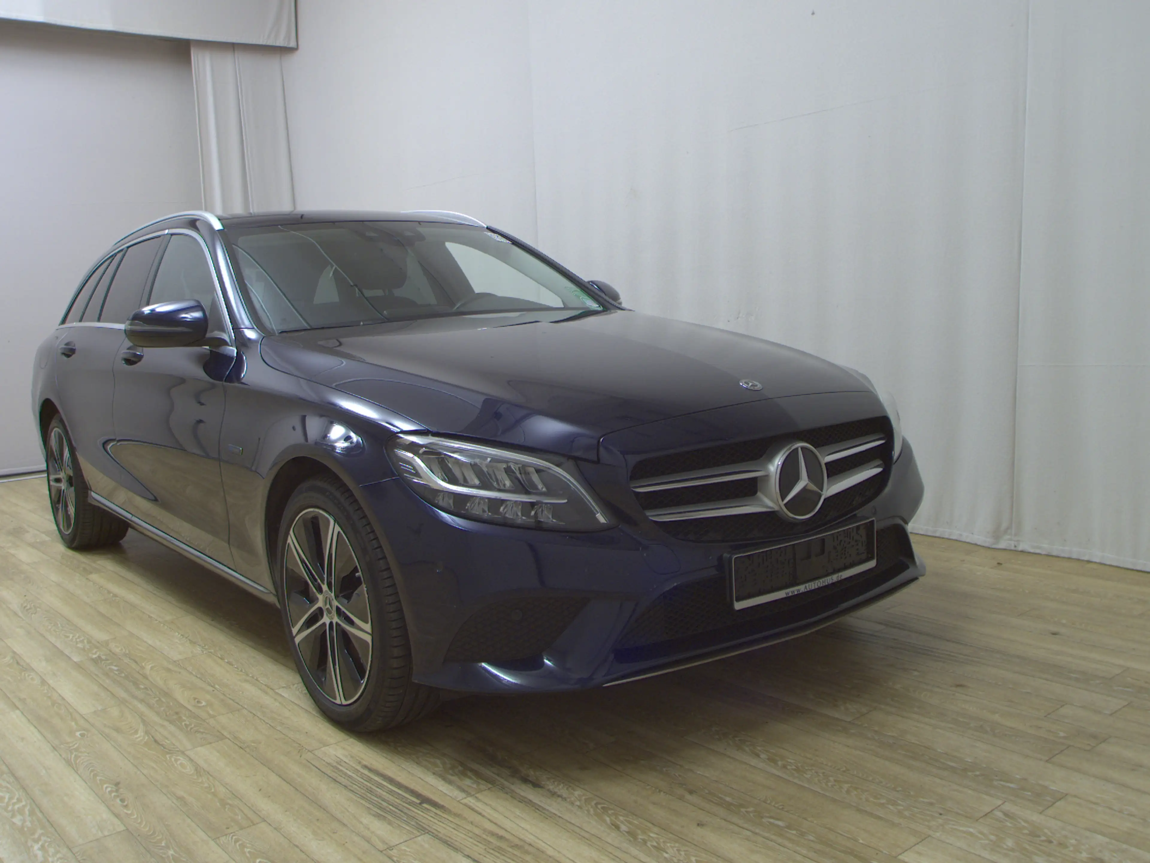 Mercedes-Benz C 300 C 300 T-LEDER NAVI KLIMAAUT RADIO TEMPO MFL SHZ PDC ACC SOUND LED Burmester — photo 3
