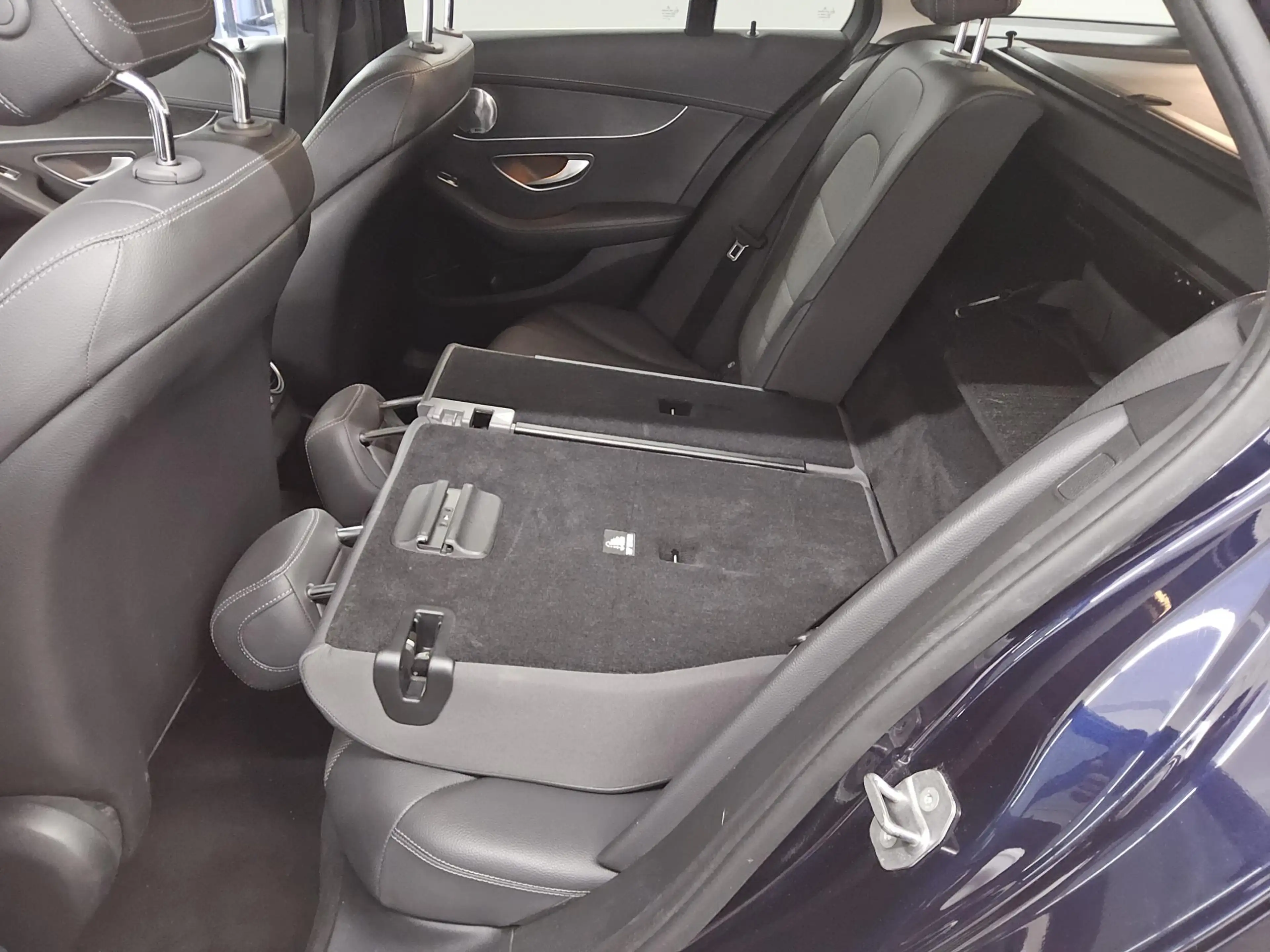 Mercedes-Benz C 300 C 300 T-LEDER NAVI KLIMAAUT RADIO TEMPO MFL SHZ PDC ACC SOUND LED Burmester — photo 12