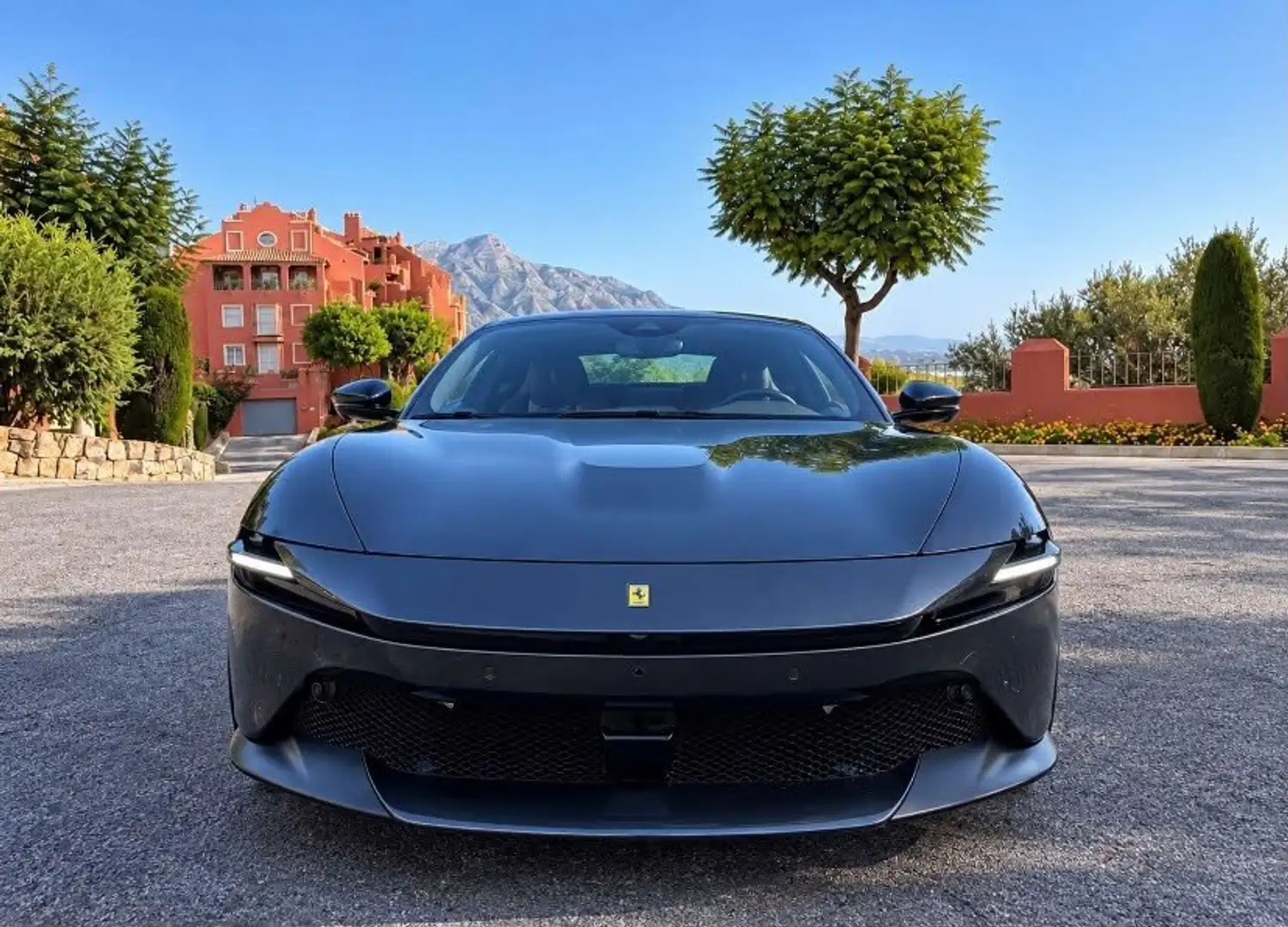 Ferrari Amalfi 3.9 V8 DCT Gris - 2