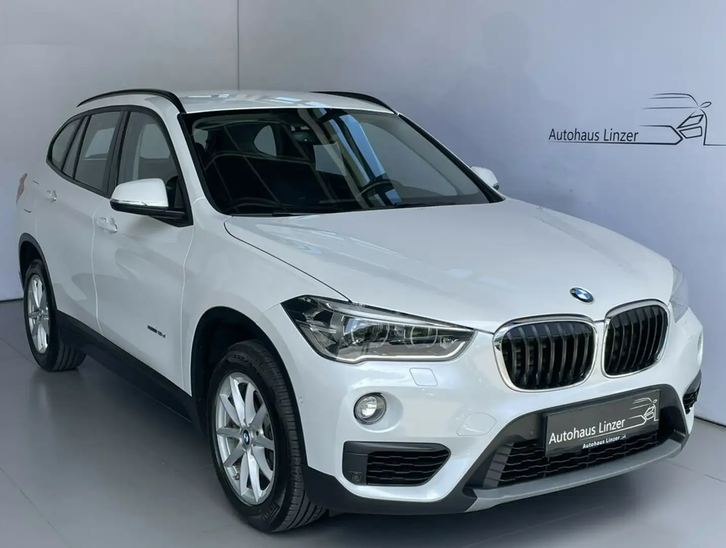 BMW X1 sDrive18d Aut. Ö-Paket *LED*Sportsitze*Kamera* Weiß - 1