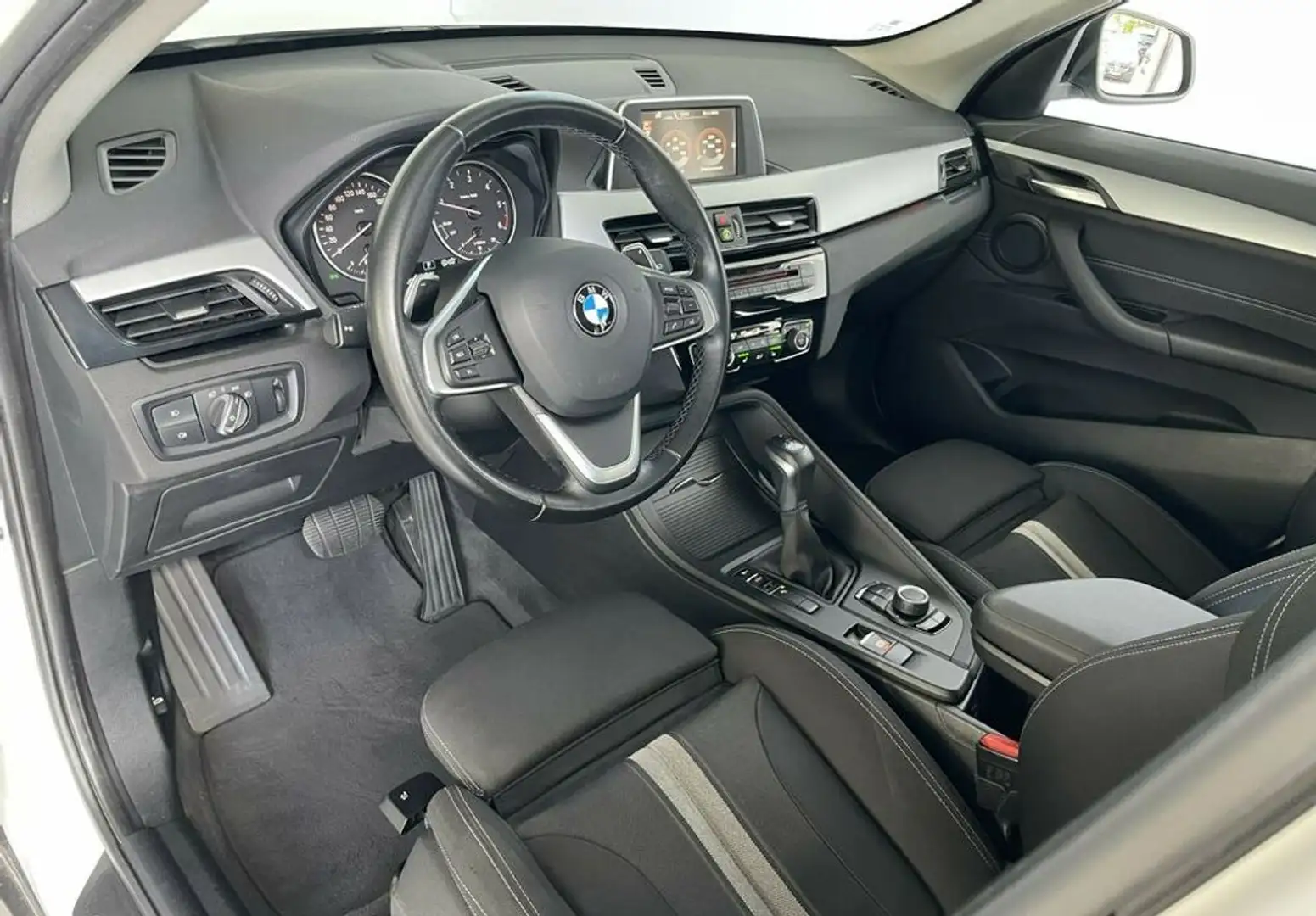 BMW X1 sDrive18d Aut. Ö-Paket *LED*Sportsitze*Kamera* Weiß - 2