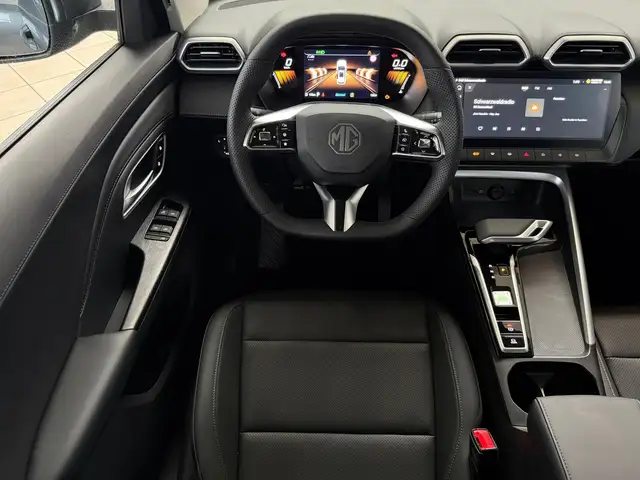 MG ZS view 11