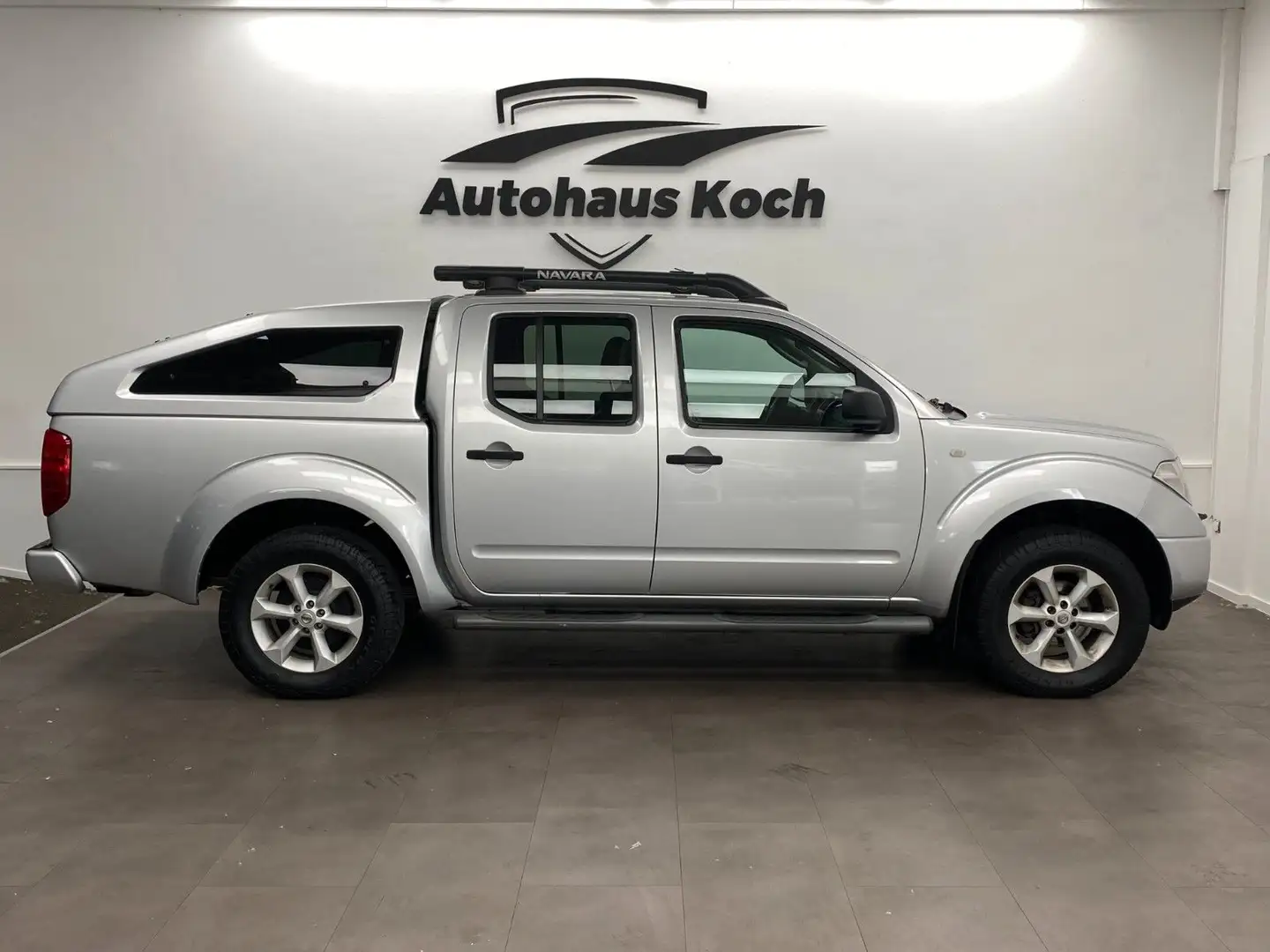 Nissan Navara NAVARA DOUBLE CAB LE MIT HOCHWERTIGEM HARDTOP! Plateado - 2
