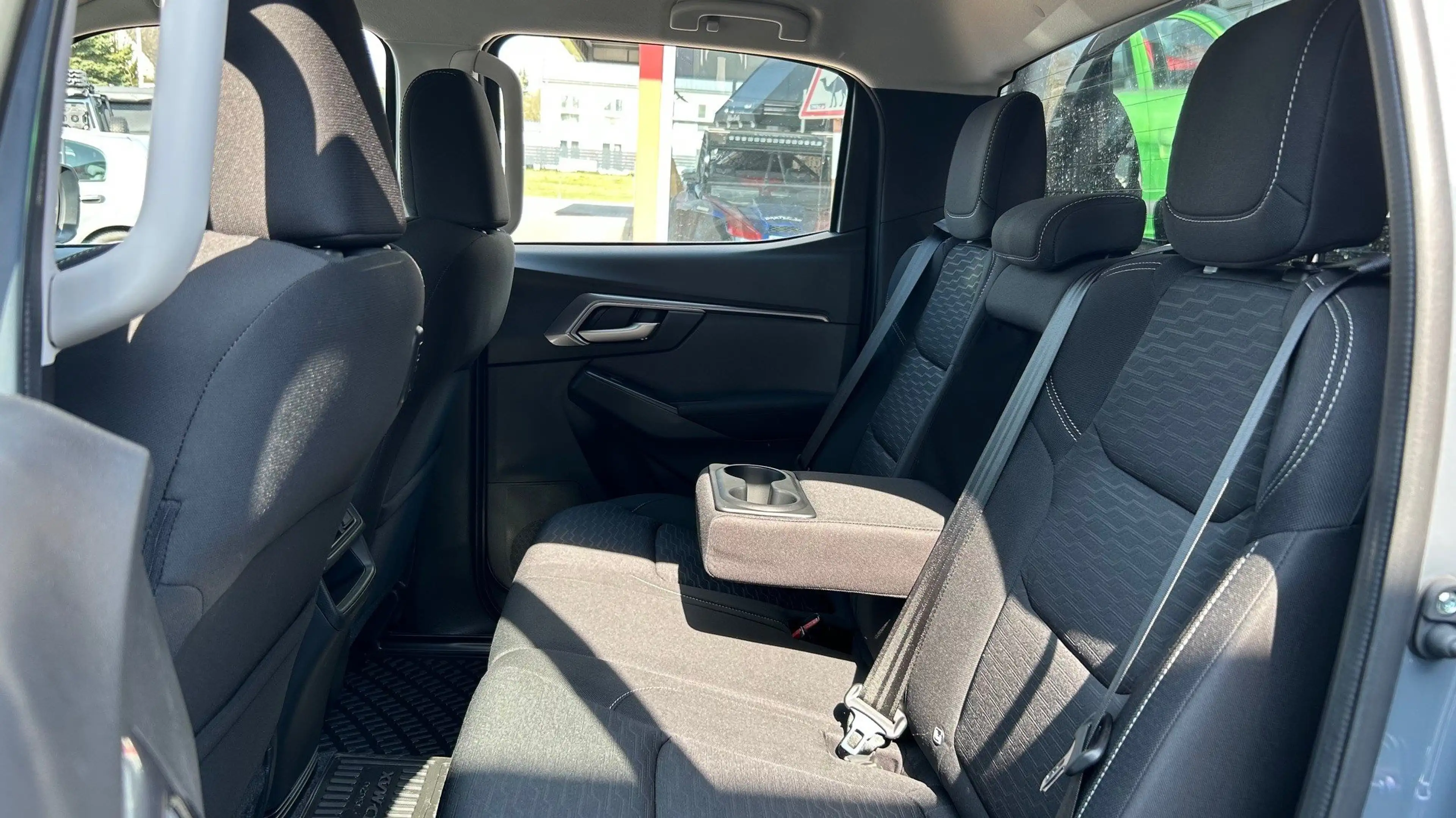 Isuzu D-Max Double Cab 4WD Autm. LS — photo 12