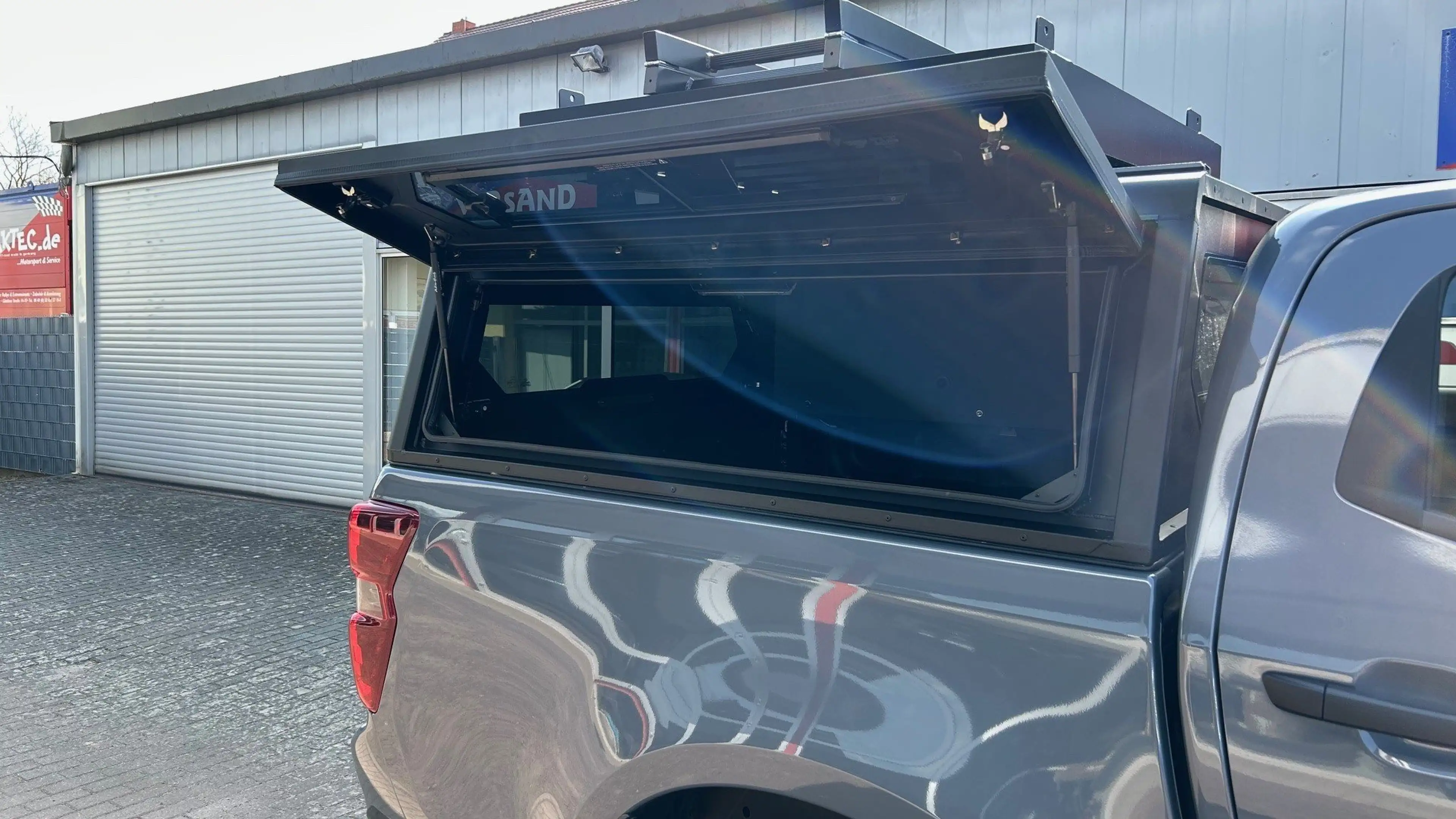 Isuzu D-Max Double Cab 4WD Autm. LS — photo 24