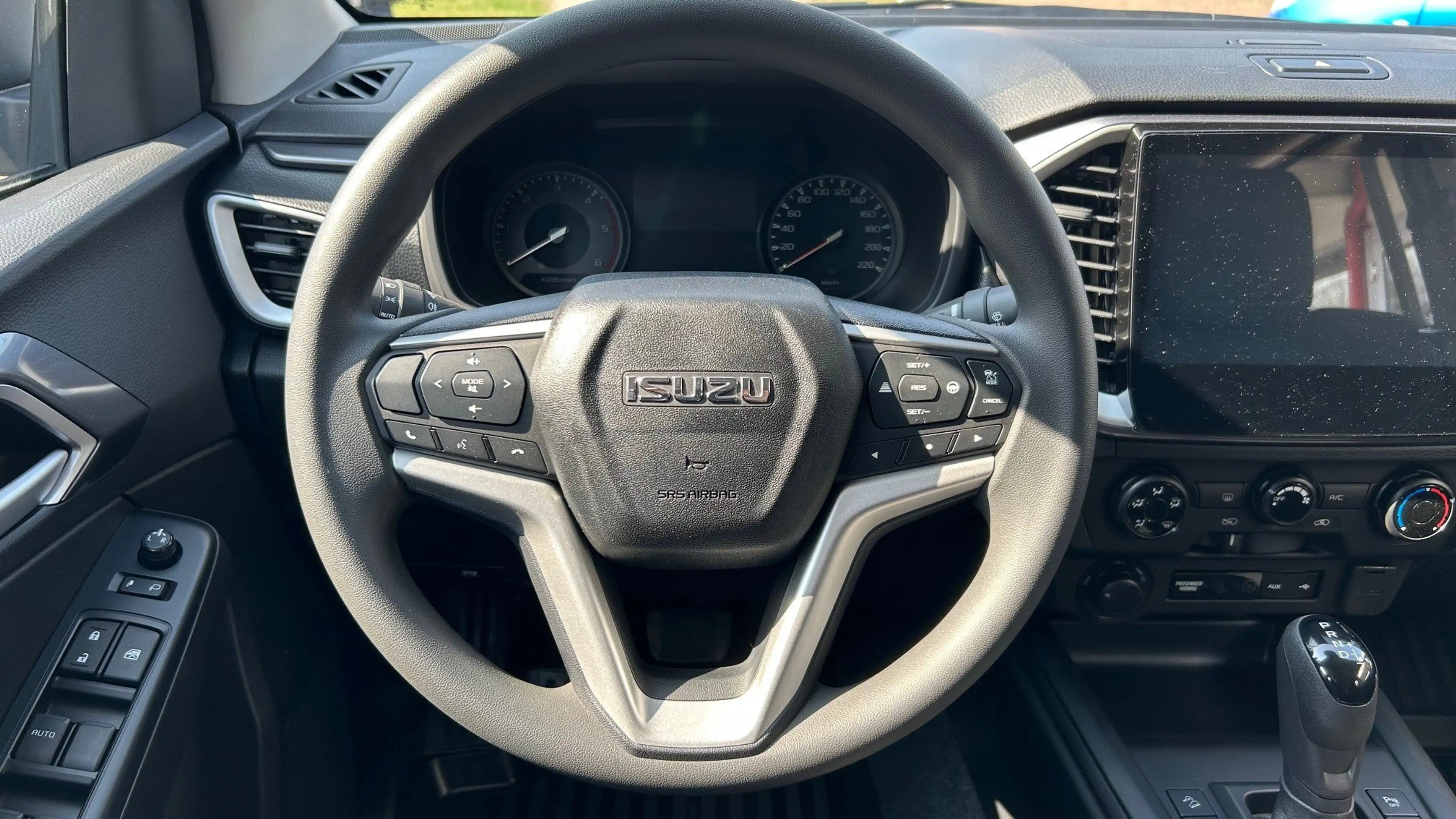 Isuzu D-Max Double Cab 4WD Autm. LS — photo 17