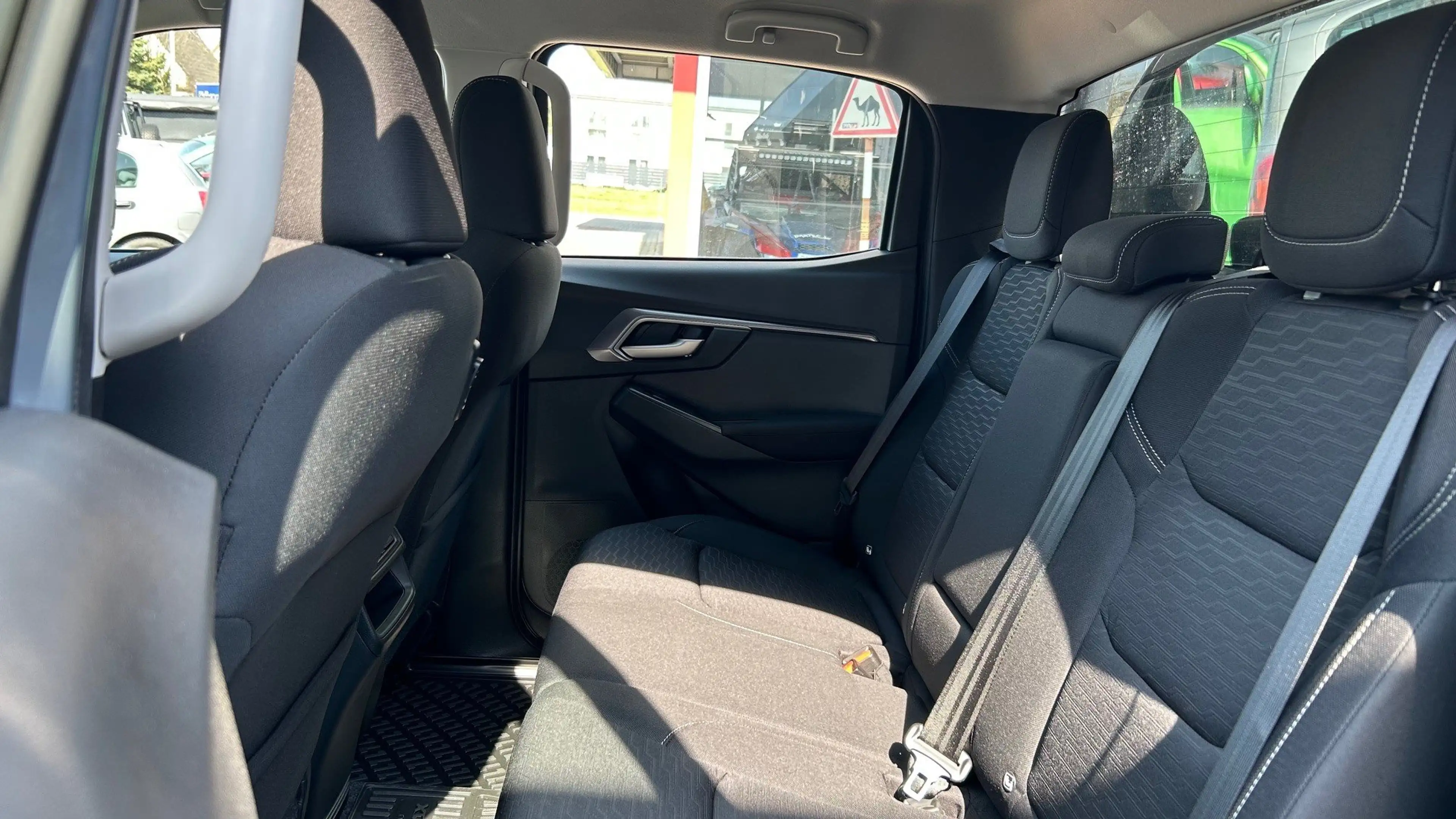 Isuzu D-Max Double Cab 4WD Autm. LS — photo 11