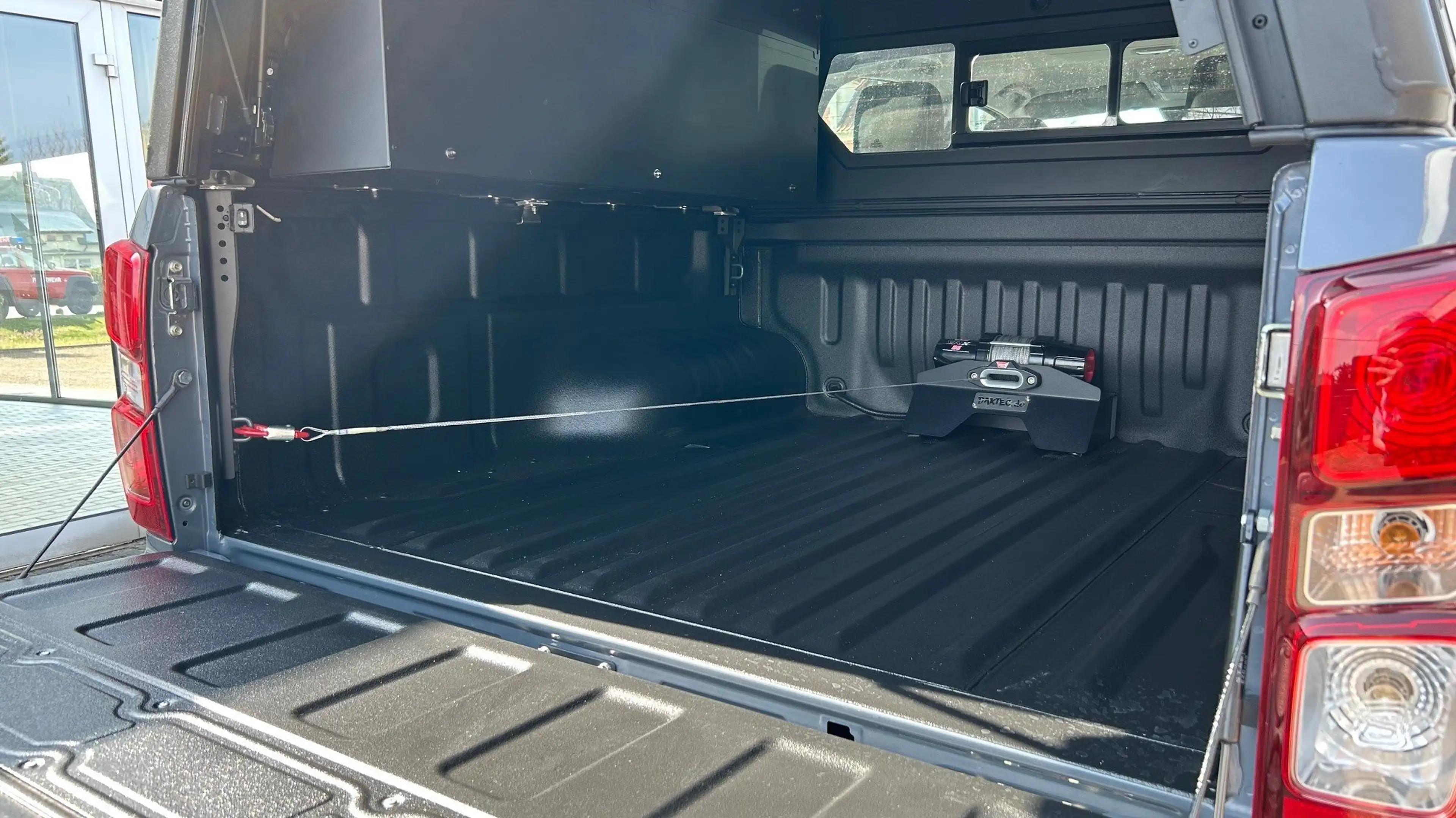 Isuzu D-Max Double Cab 4WD Autm. LS — photo 21