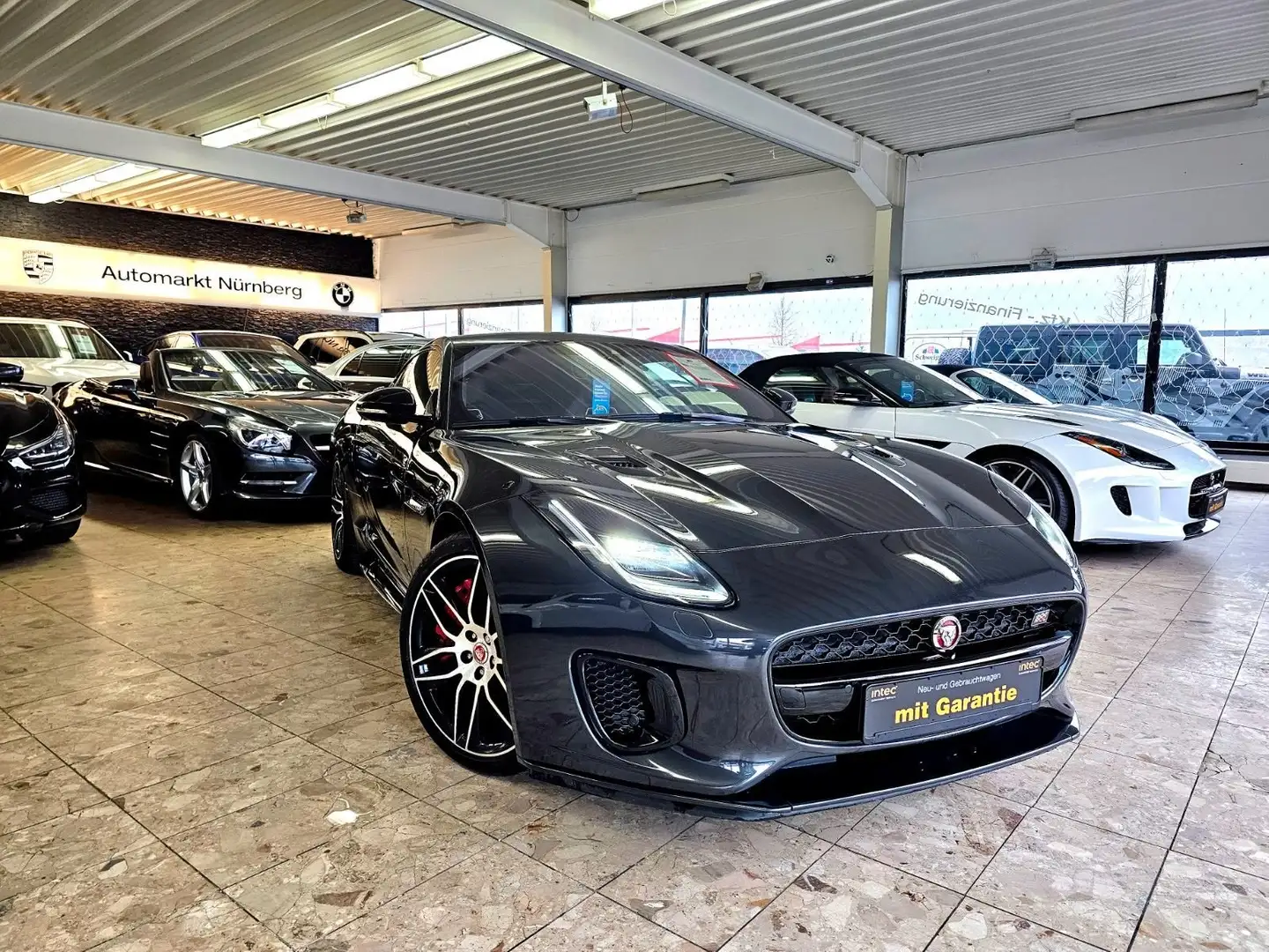 Jaguar F-Type Coupe AWD Aut. Chequered Flag Kompr. AWD CARBON siva - 1