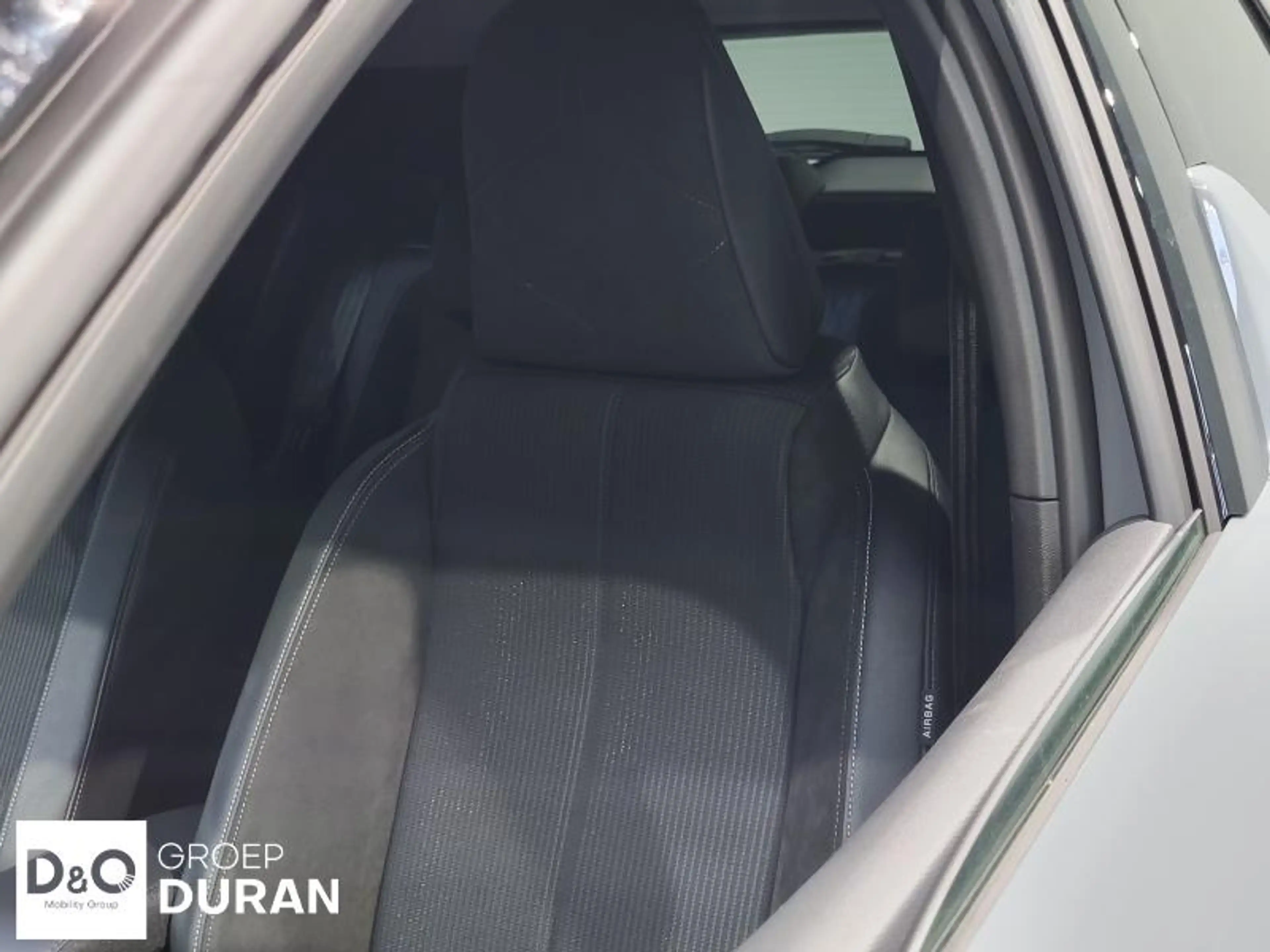 DS Automobiles DS 3 Performance Line 1.2 Hybrid AT6 — photo 10