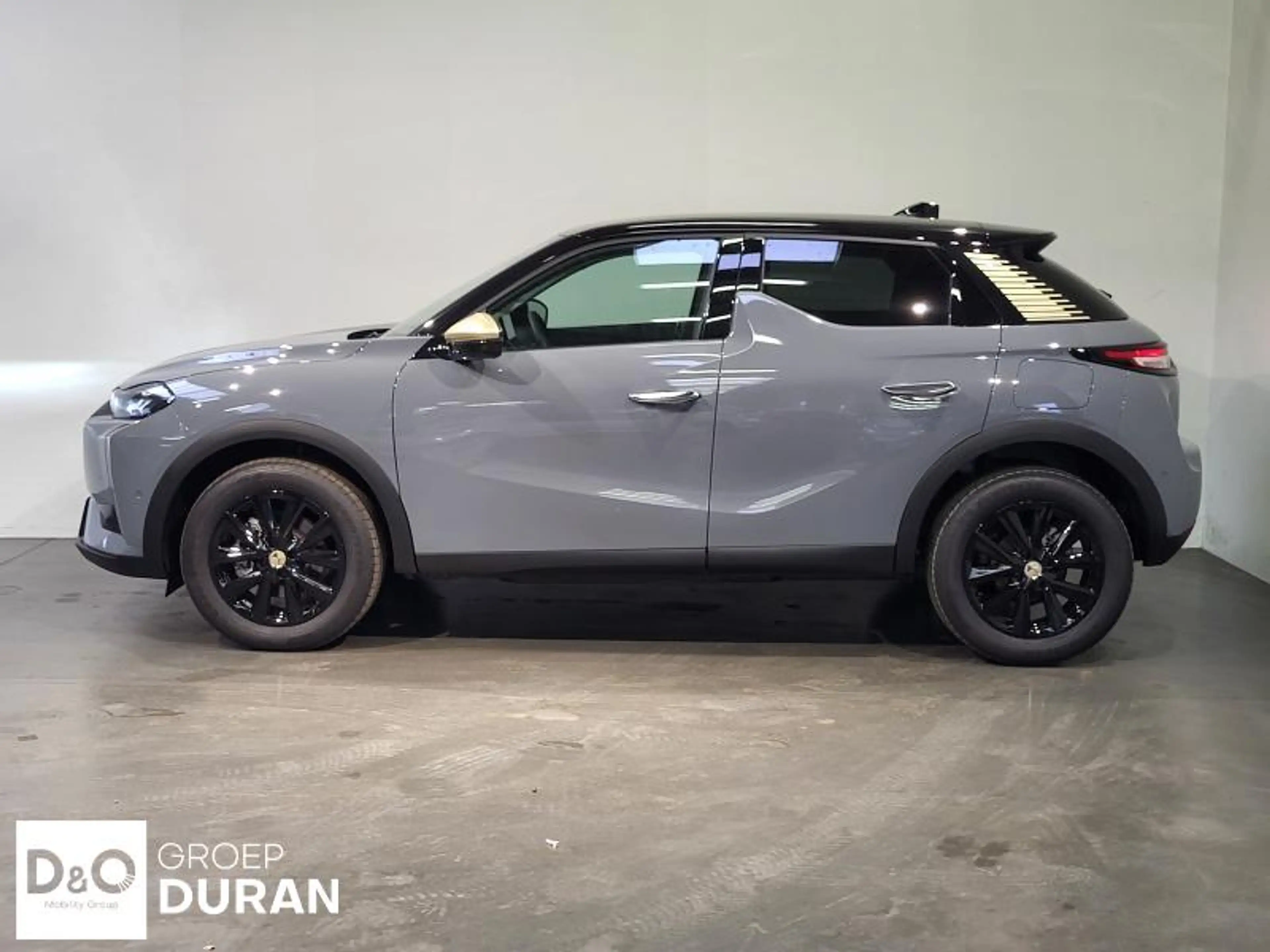 DS Automobiles DS 3 Performance Line 1.2 Hybrid AT6 — photo 2