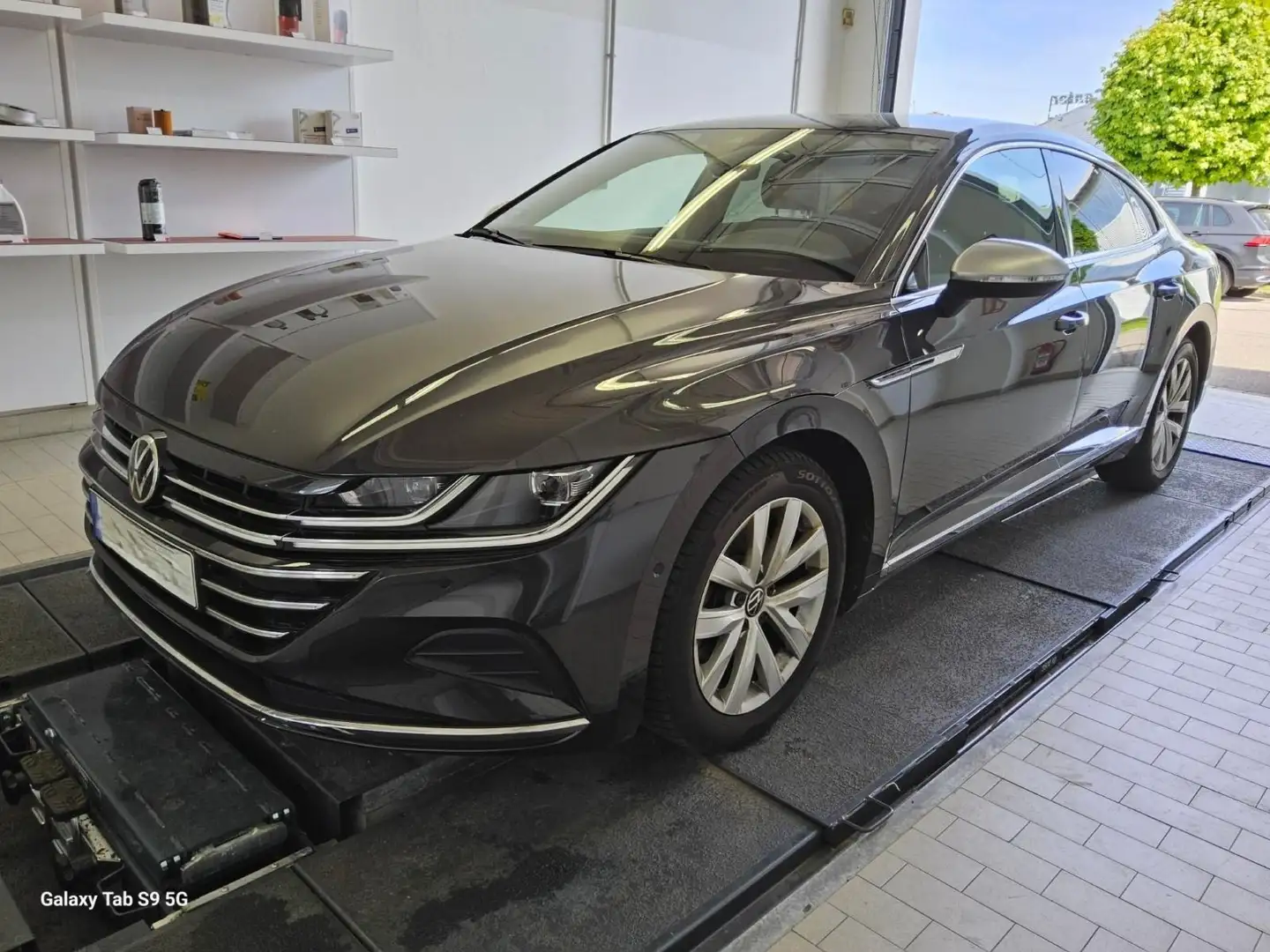 Volkswagen Arteon 2.0 TSI Elegance AHK Head-up ACC IQ.LIGHT Grau - 2