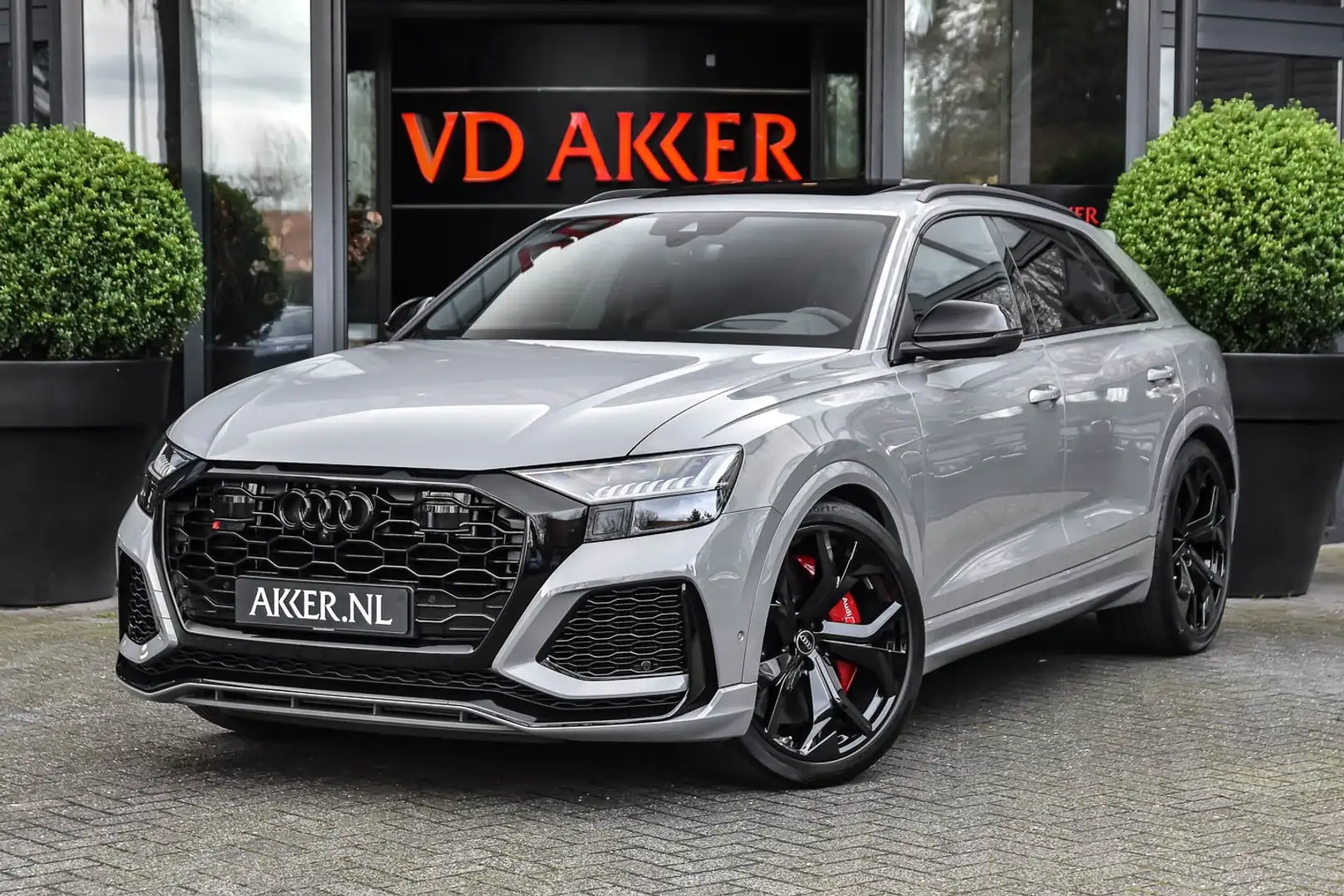 Audi RS Q8 DYNAMIC PLUS NP.263K DESIGNPAKKET+PANO.DAK Grijs - 1
