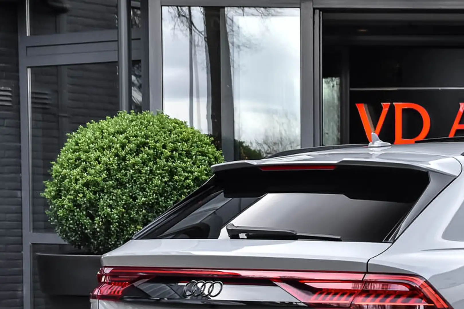Audi RS Q8 Dynamic Plus Massage | Design Pakket Rood | Head-u Grijs - 2