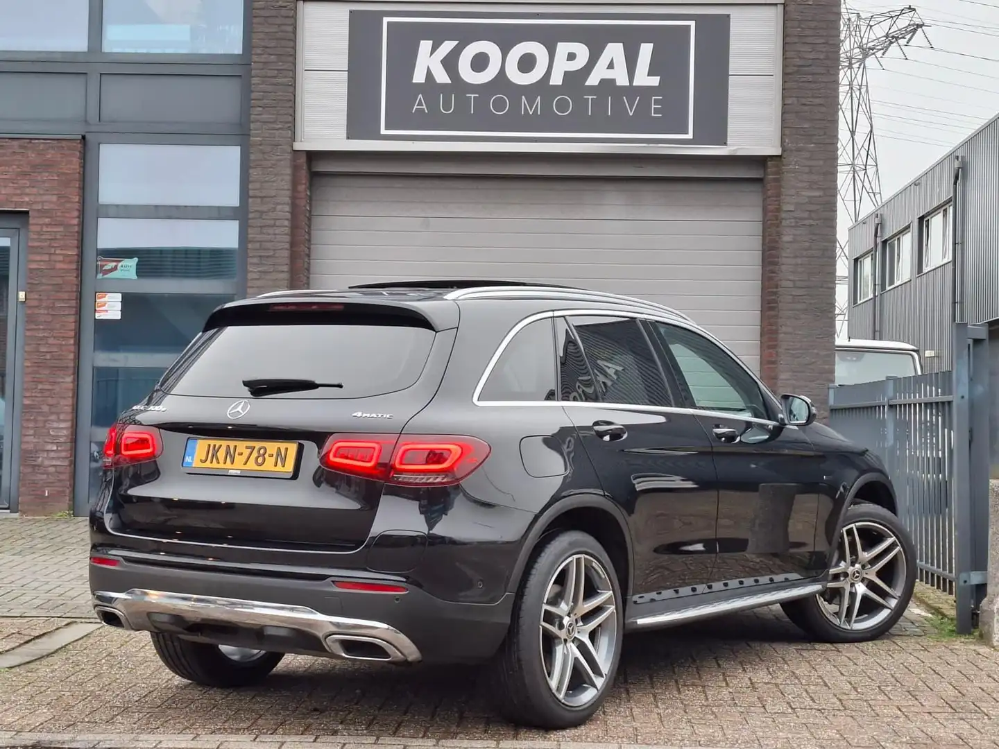 Mercedes-Benz GLC 300 300e 4MATIC Premium | Panoramdak | Trekhaak | Deal Noir - 2