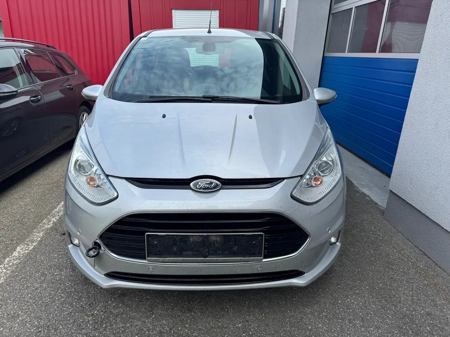 Ford B-Max B-MAX Titanium 1,0 EcoBoost Start/Stop Titanium Start/Stop Silber - 1