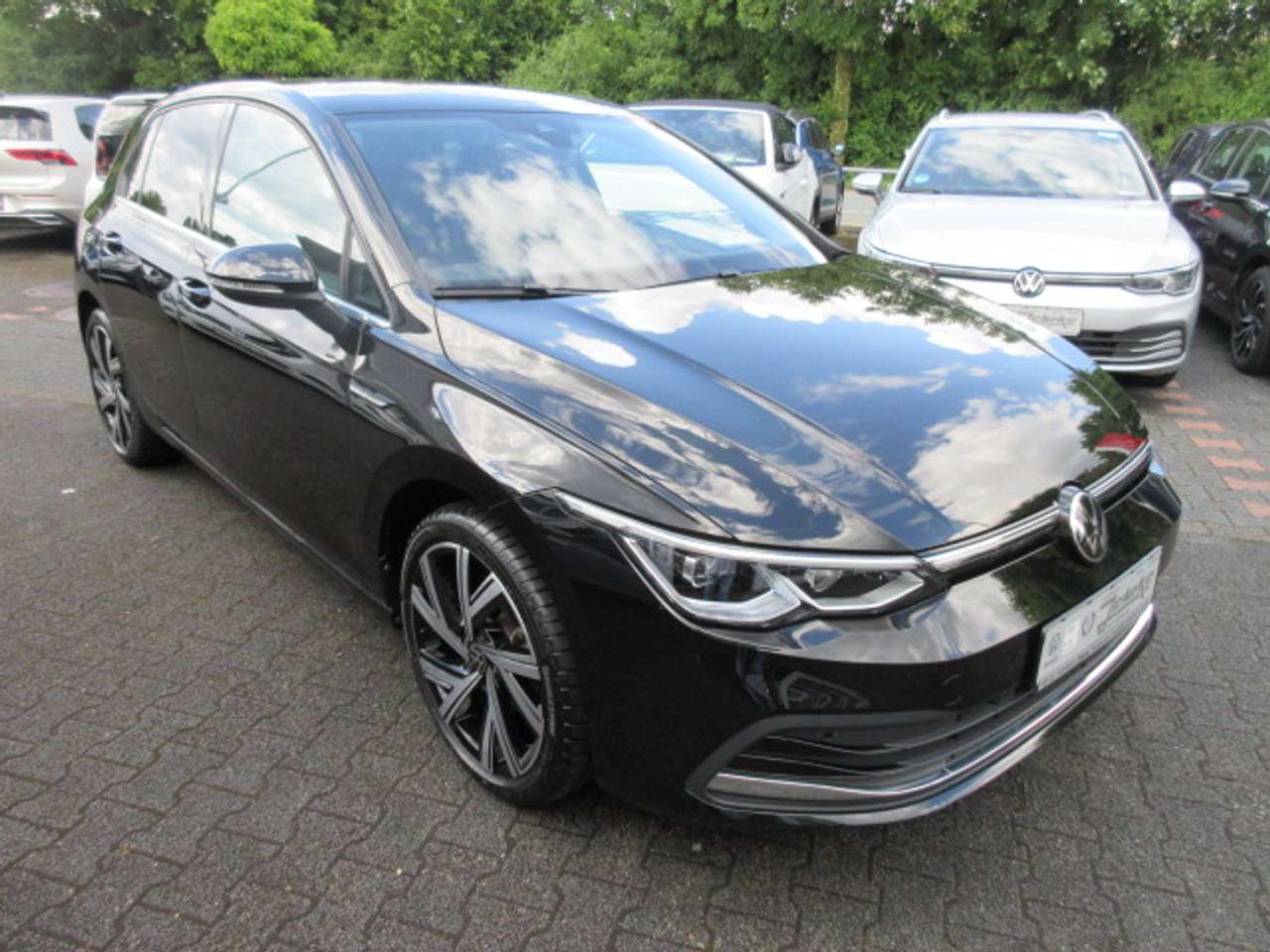 Volkswagen Golf 2024 — Style 1.5 TSI NAVI KAMERA ALU APS ACC SITZHEIZUNG CLIMATRONIC