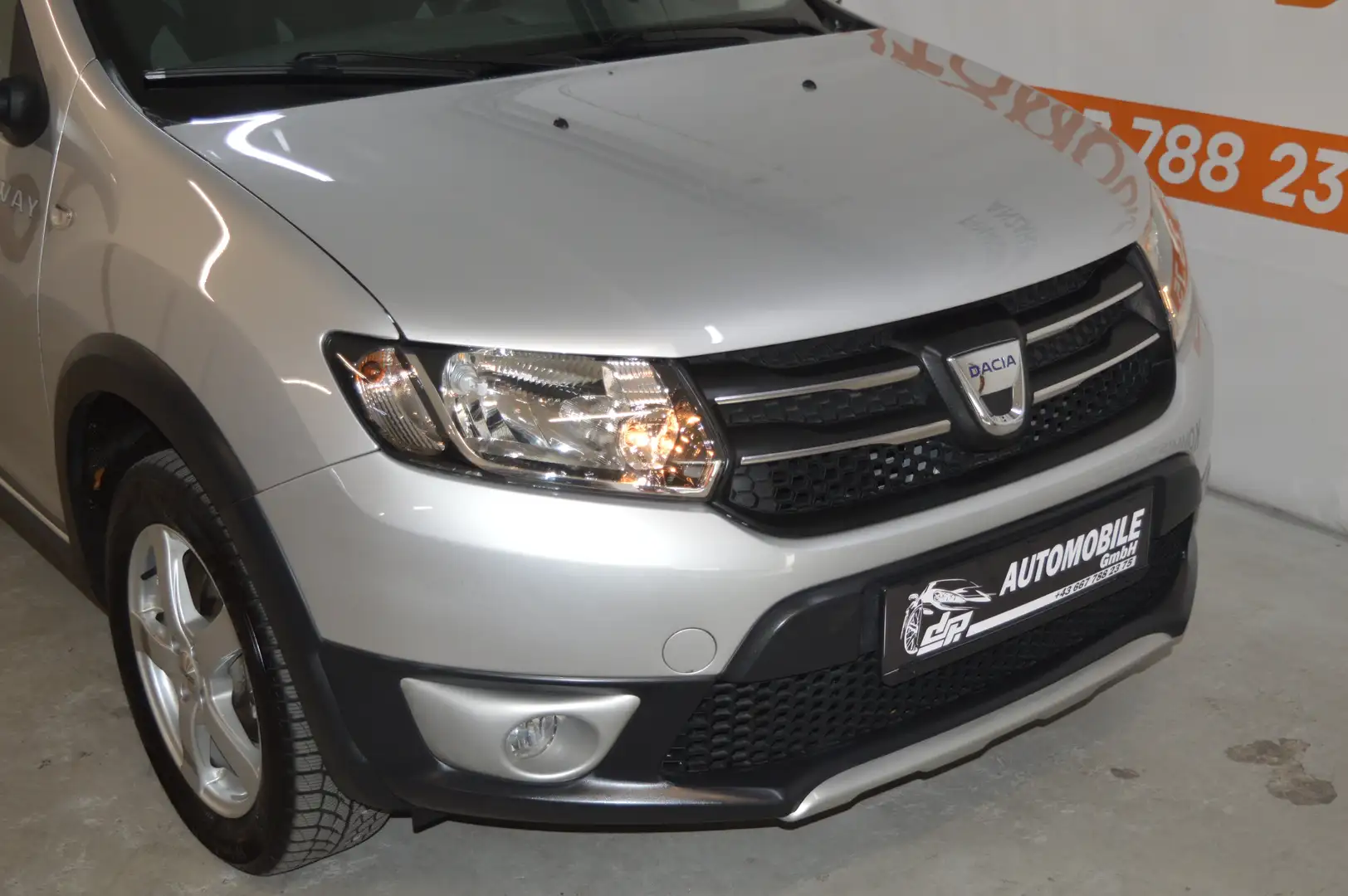Dacia Sandero **2.Besitz**65.000 KM**Stepway**neues Pickerl** Grau - 2