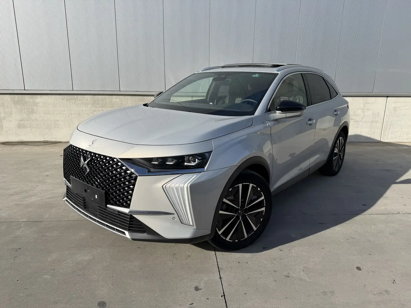 DS Automobiles DS 7 DS 7 1.5 BlueHDi Opera Grau - 1