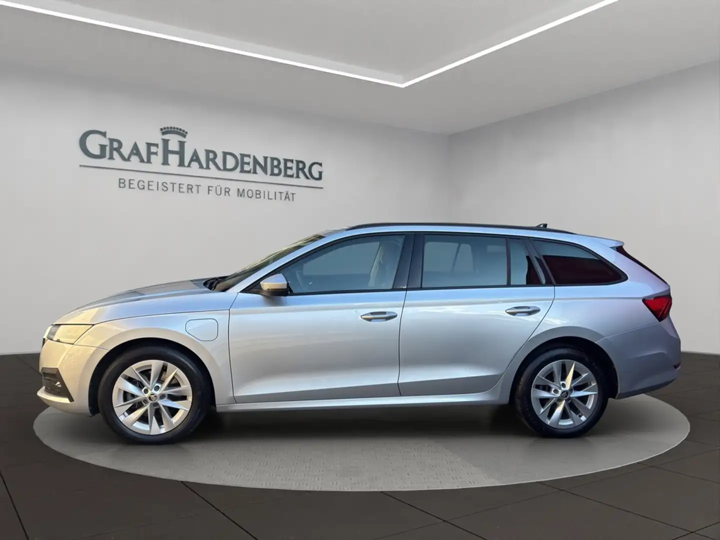 Skoda Octavia Combi Ambition iV Hybrid DSG Navi LED Silber - 2