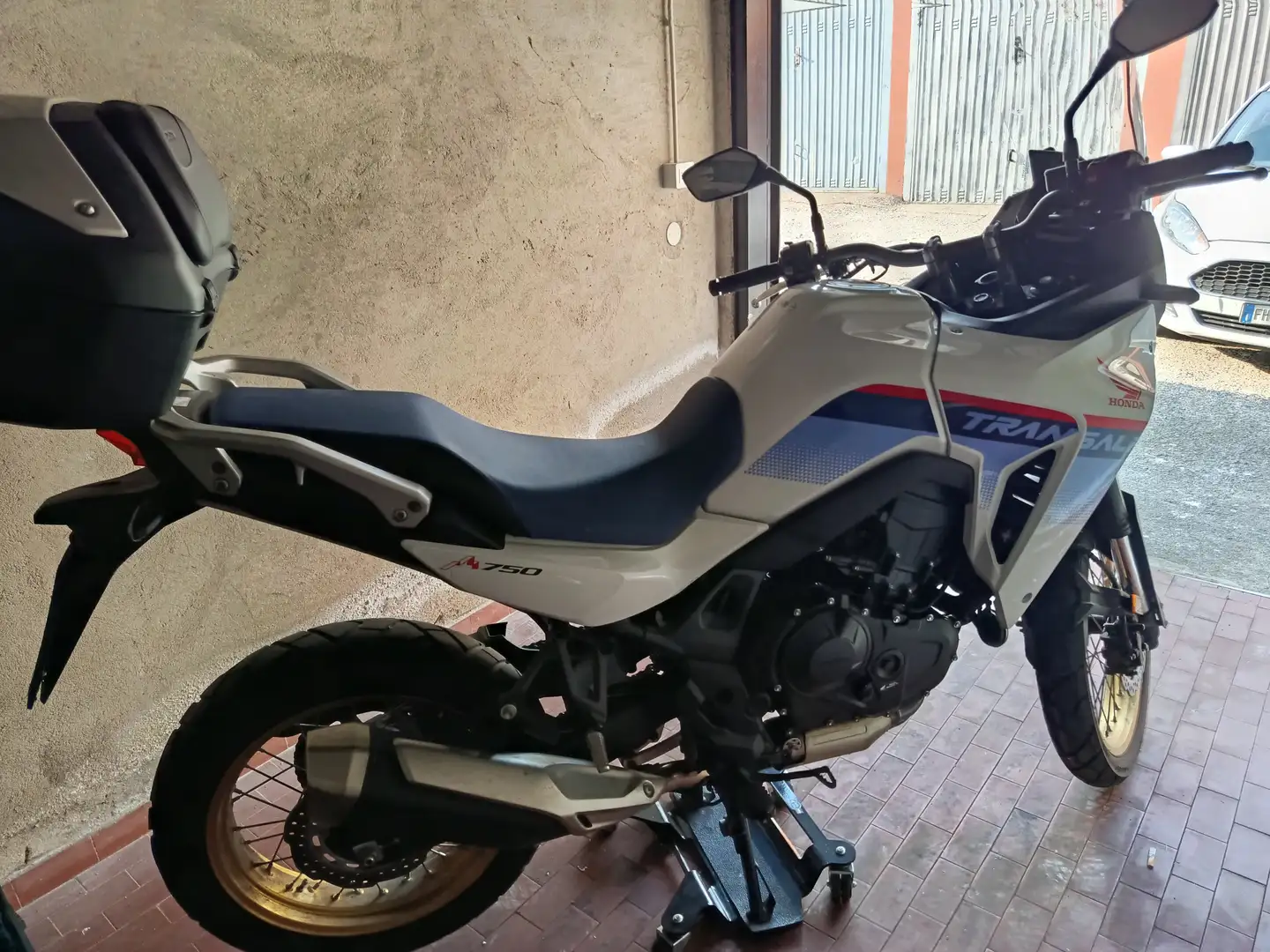 Honda XL 750 Transalp Weiß - 1