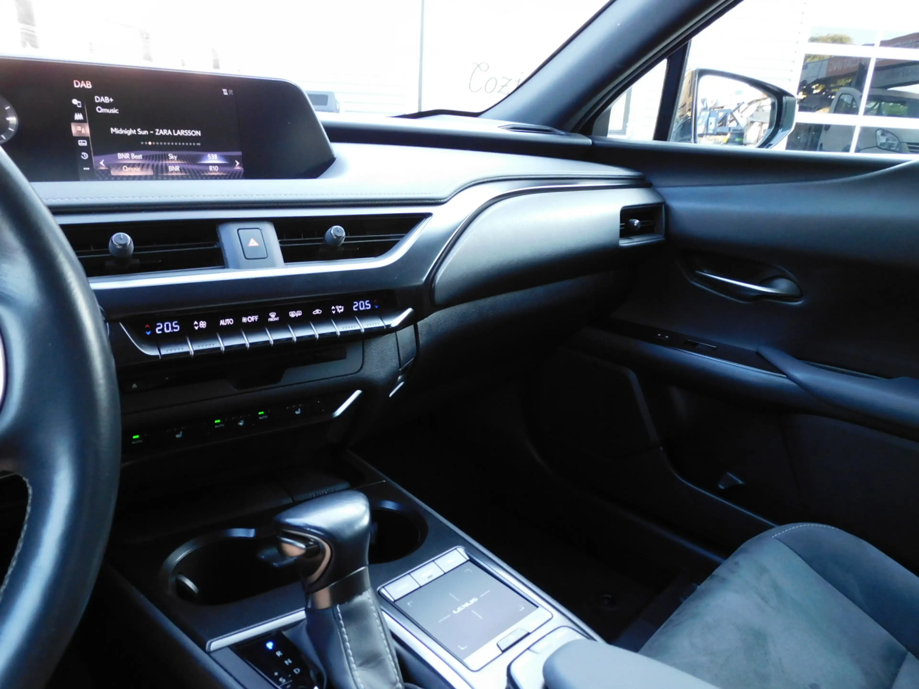 Lexus UX 250h Business Line TOPSTAAT! DEALER ONDERHOUDEN! CARPLA — photo 26