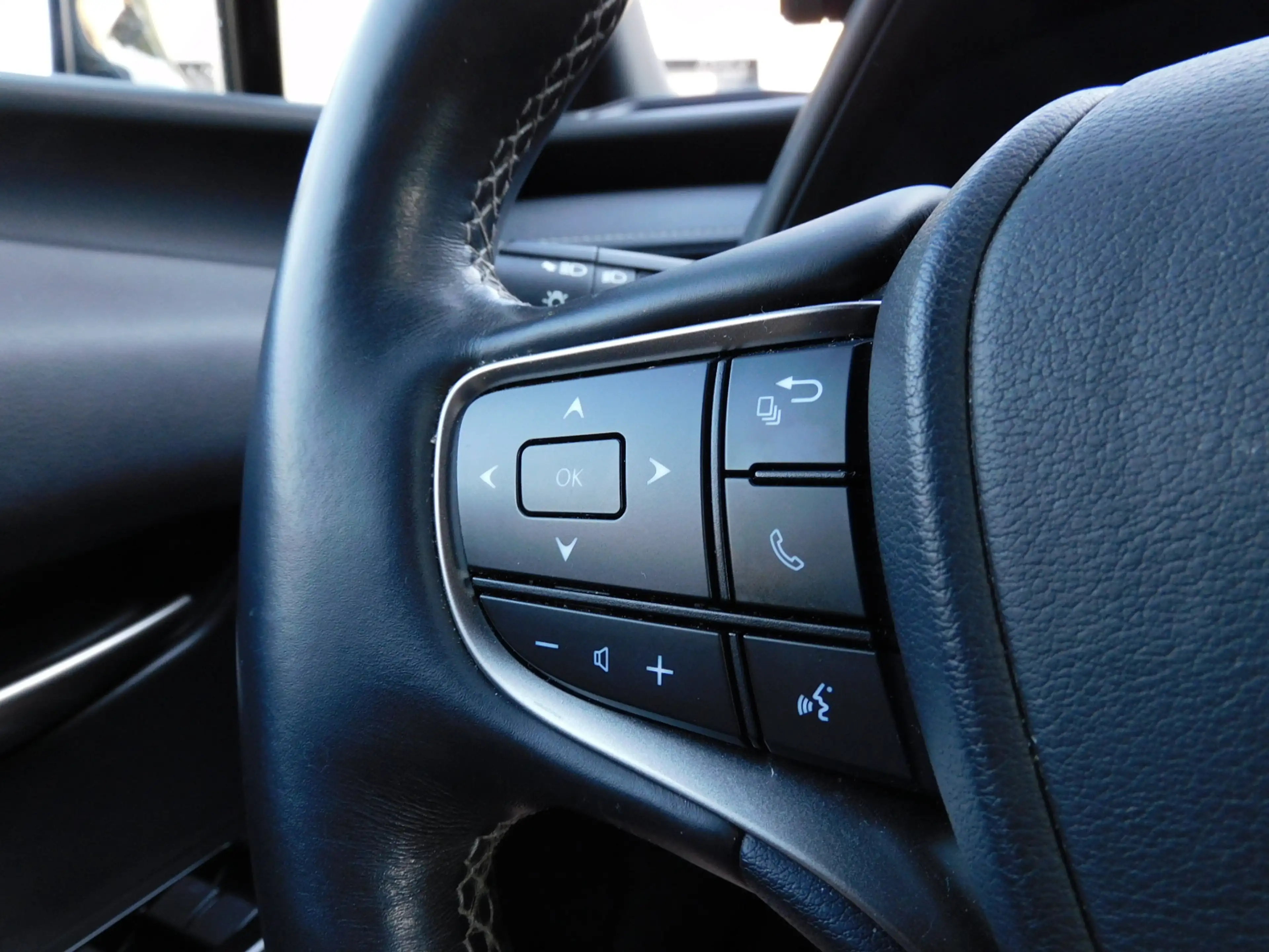 Lexus UX 250h Business Line TOPSTAAT! DEALER ONDERHOUDEN! CARPLA — photo 13