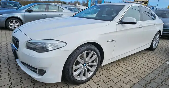 BMW 528 i 6 Zylinder Limo NAV*PDC*SHZ*XEN*KAM*S-DACH