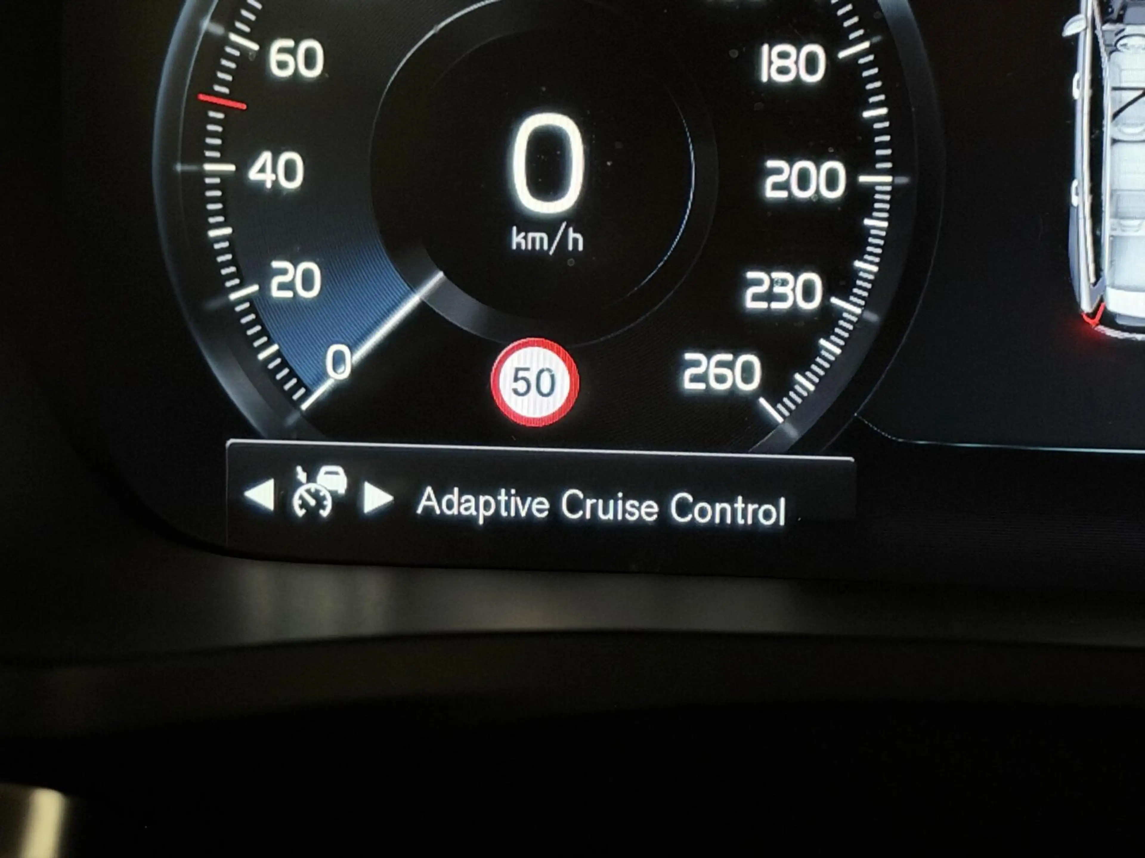 Volvo V60 2.0 T8 Twin Engine AWD R-Design Pano H/K 360° HUD — photo 35