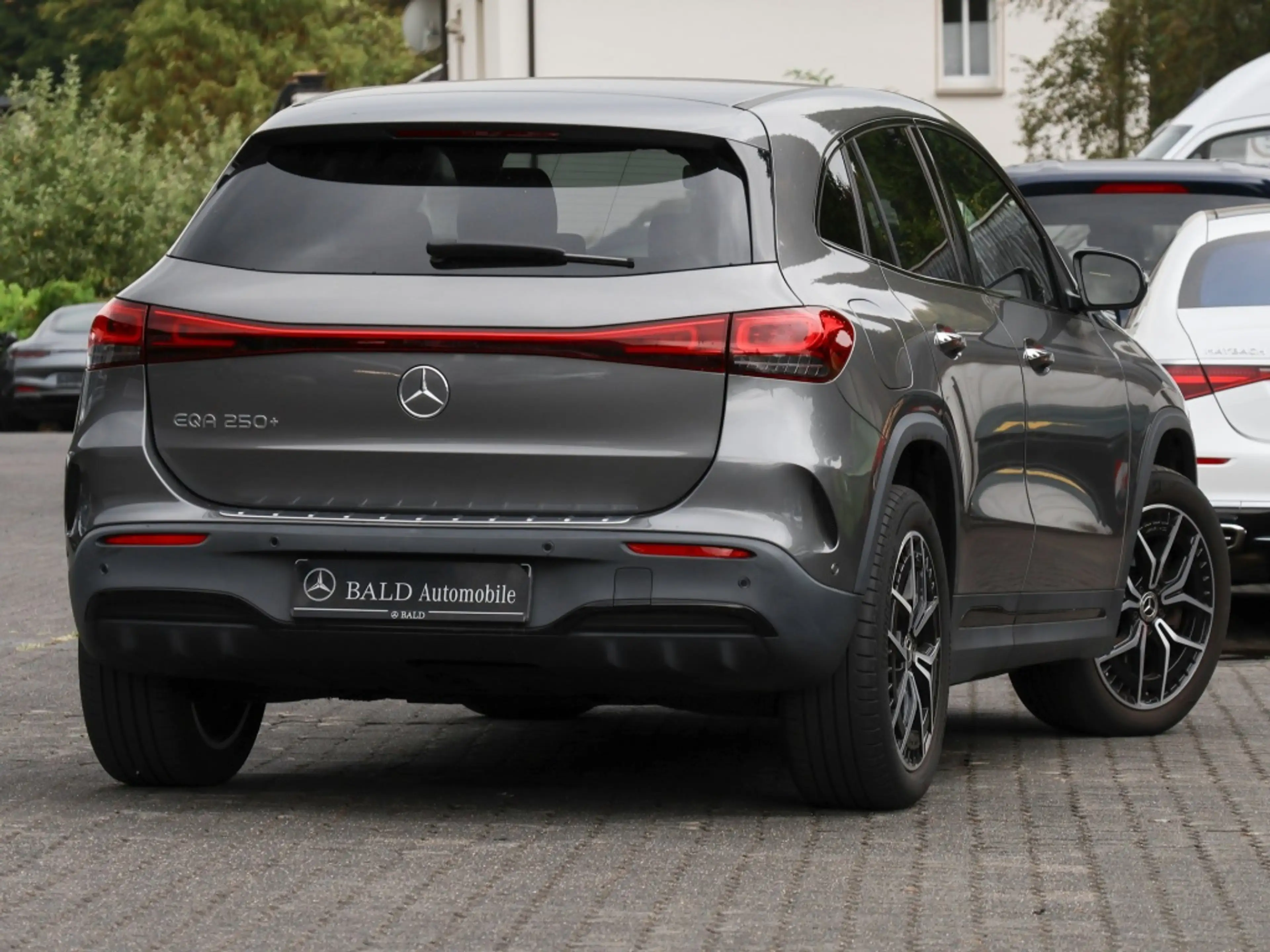 Mercedes-Benz EQA 250 + AMG-Sport+Night+Ambiente+AHK+360+Cam — photo 3