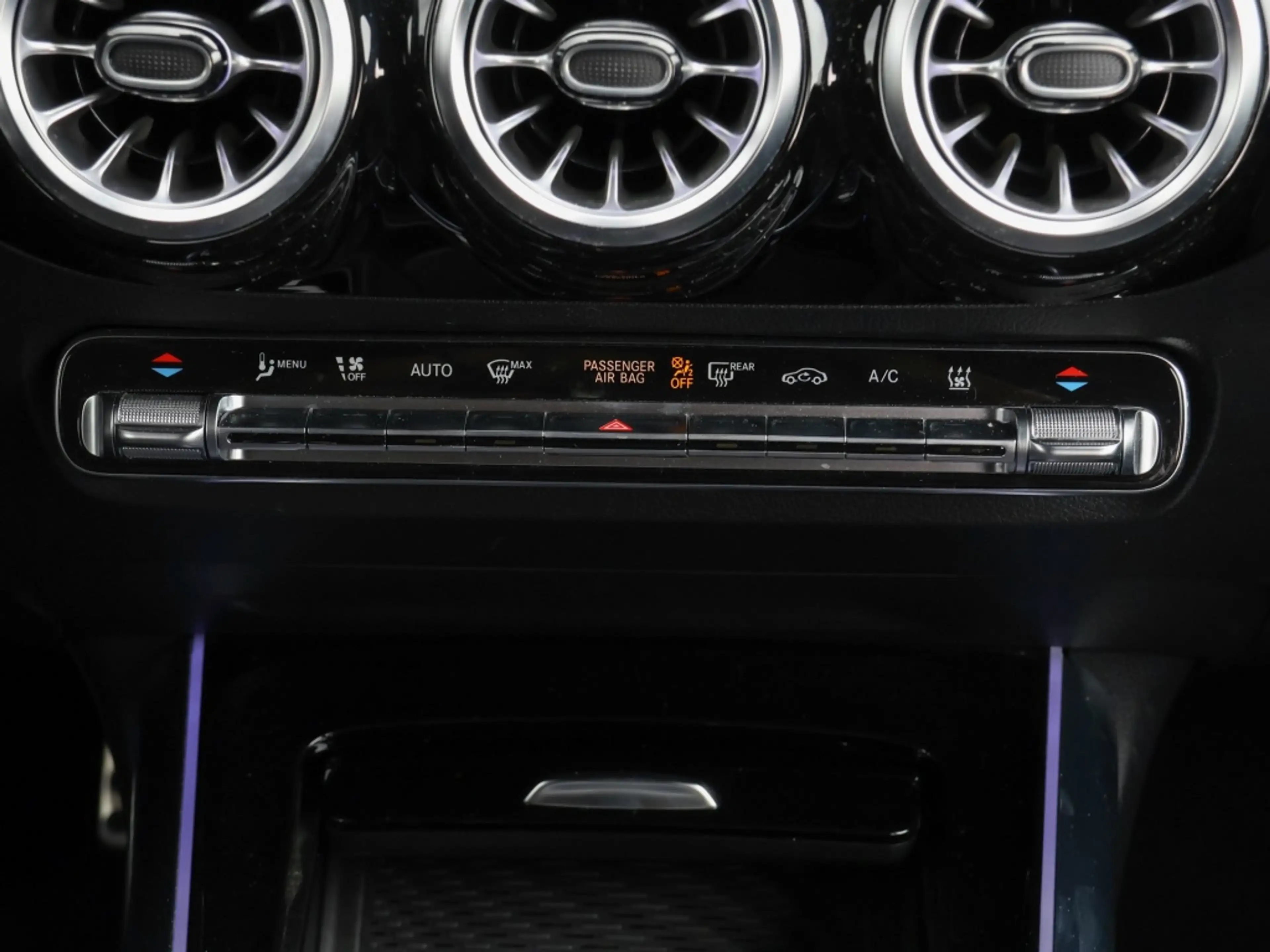 Mercedes-Benz EQA 250 + AMG-Sport+Night+Ambiente+AHK+360+Cam — photo 11