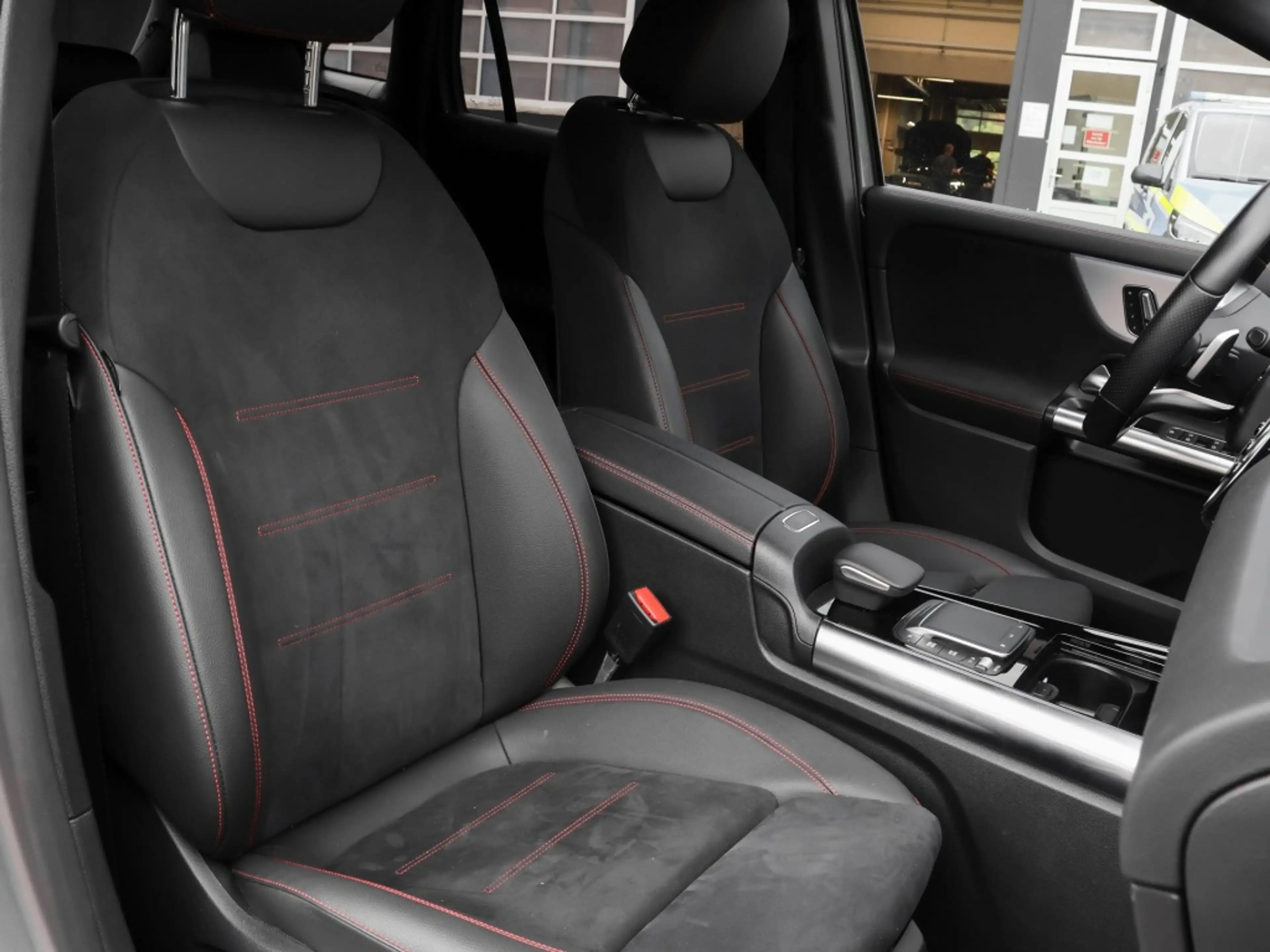 Mercedes-Benz EQA 250 + AMG-Sport+Night+Ambiente+AHK+360+Cam — photo 7