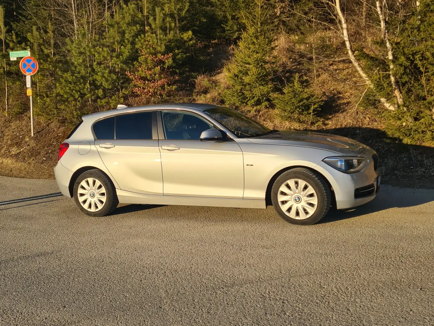 BMW 118 118d xDrive Silber - 1