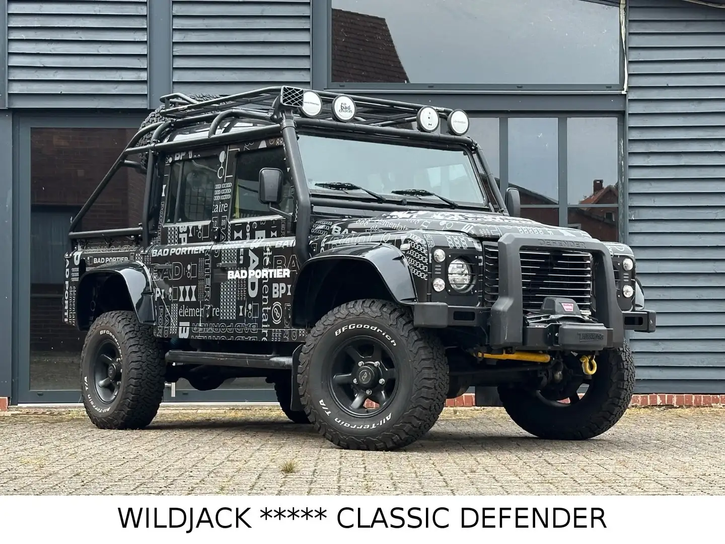 Land Rover Defender 110 TD4 SPECTRE *JAMES BOND* Schwarz - 2