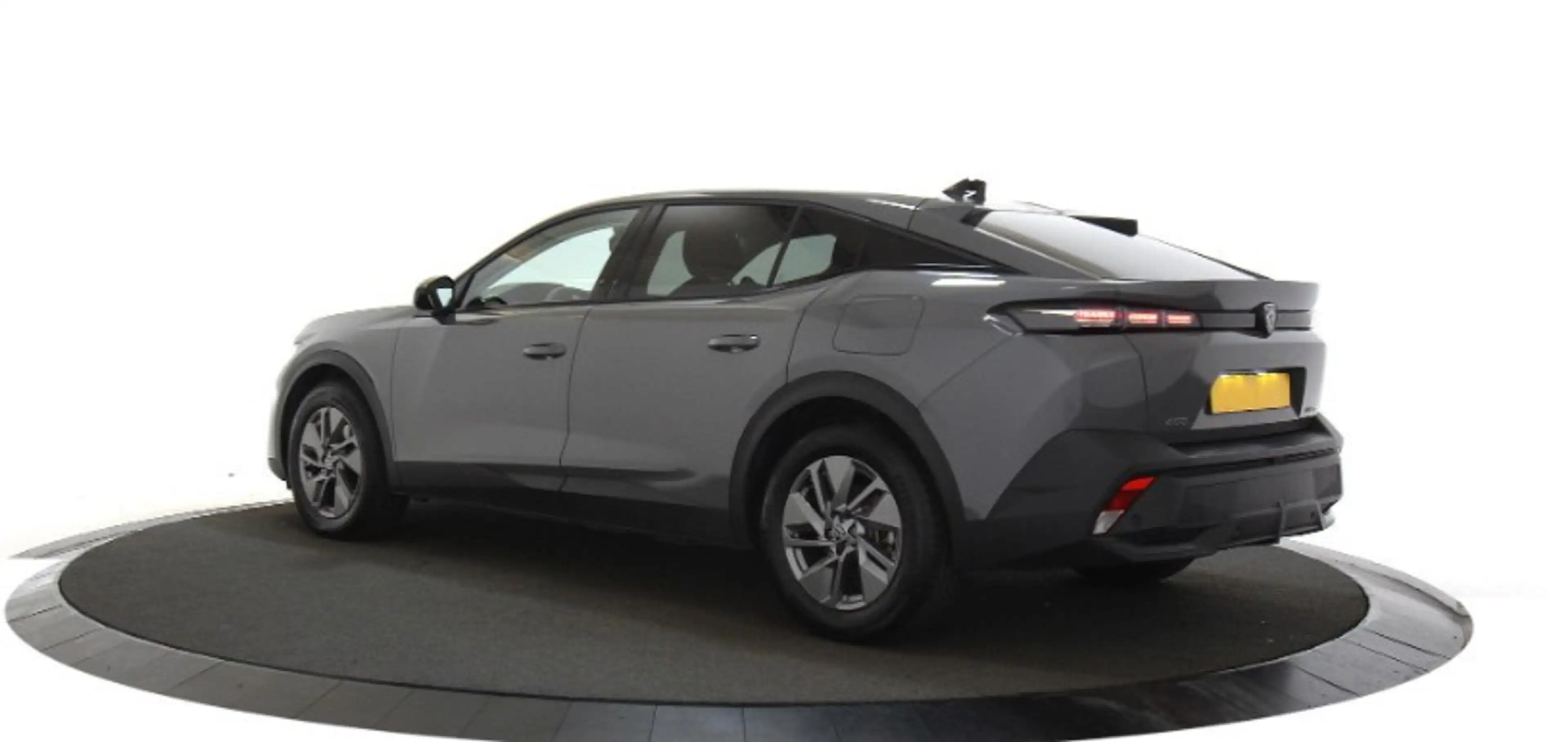 Peugeot 408 1.6 HYbrid Allure 180 EAT8 360 Camera / Winterpack — photo 10
