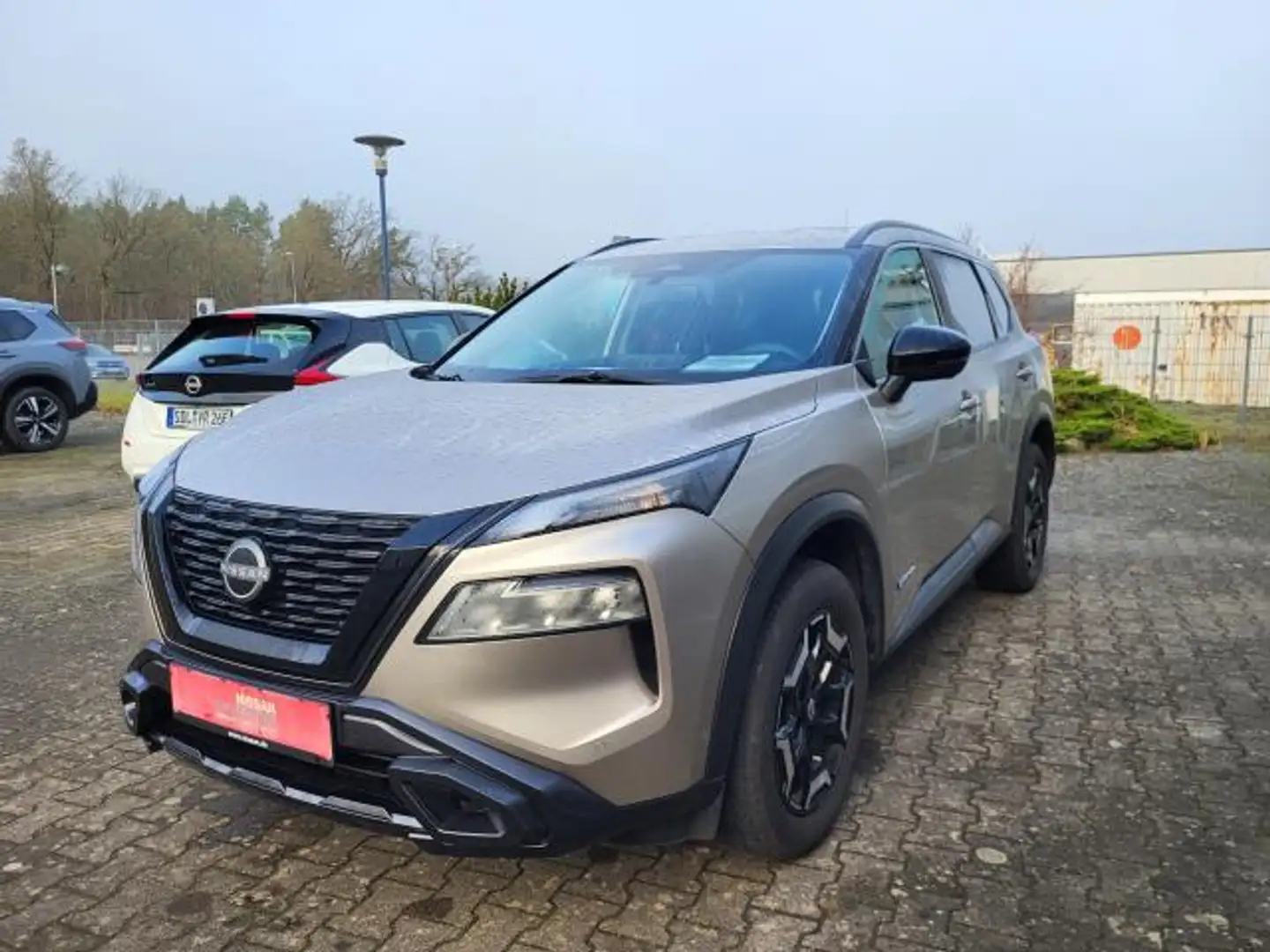 Nissan X-Trail N-TREK E-POWER 4X4 LEDER AHK 8FACH BEREIFT Beige - 2
