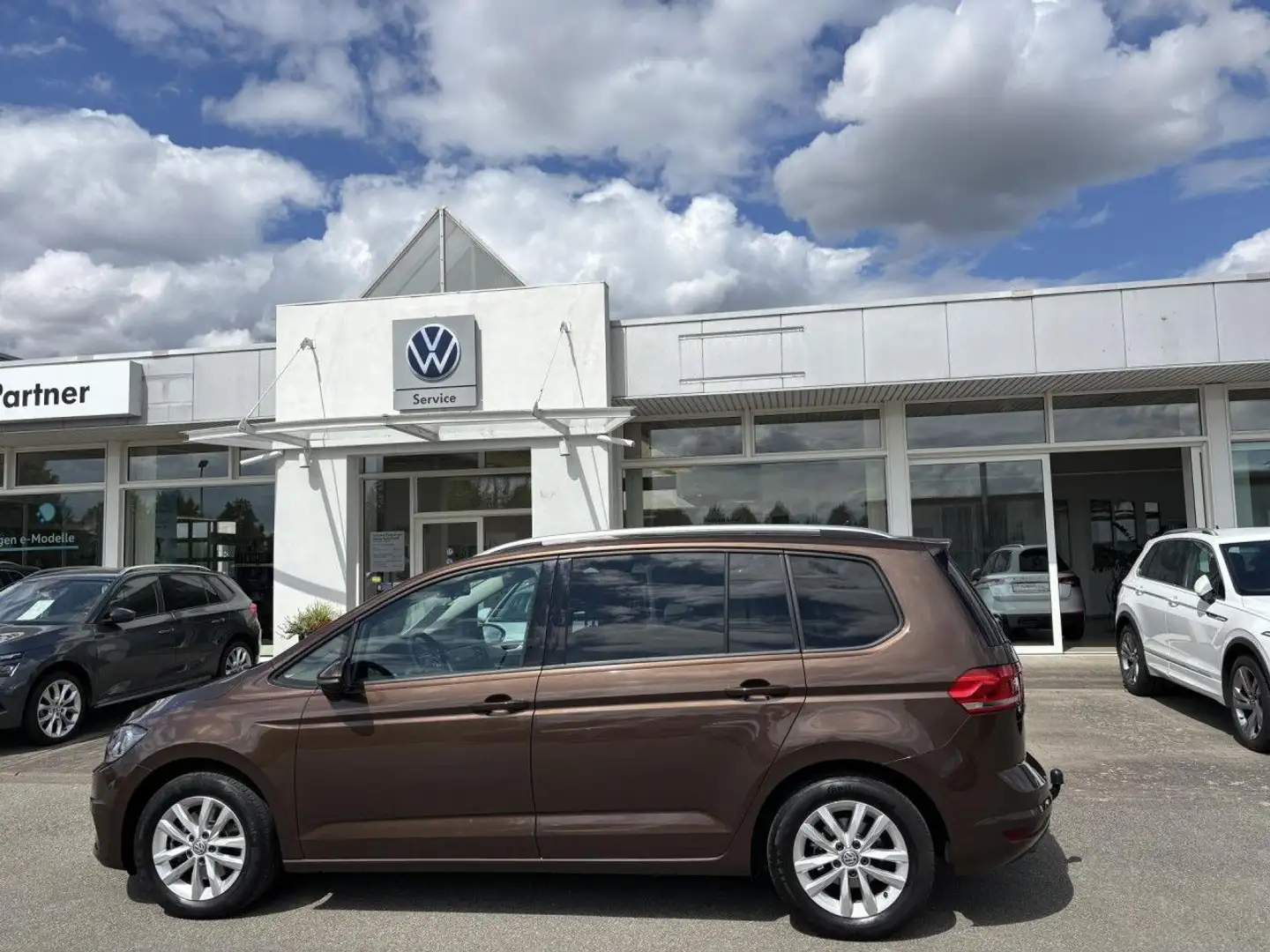 Volkswagen Touran 2.0 TDI Comfortline Navi AHZV ACC Klima Braun - 2