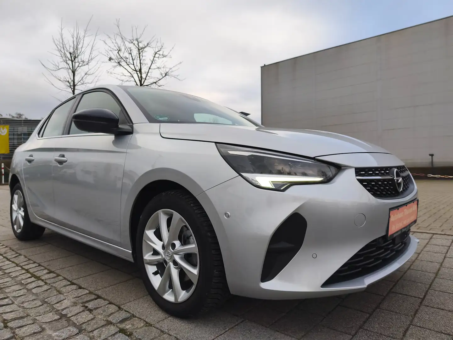 Opel Corsa Corsa 5-Türer 1.2 100 PS Direct  Elegance 27Tkm Argent - 1