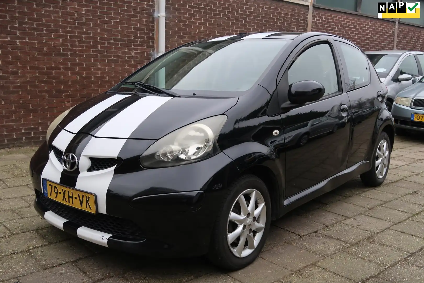 Toyota Aygo 1.0-12V +, AIRCO, Elektrische ramen, LM Velgen Schwarz - 1
