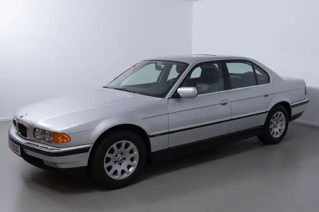 BMW 728 iA