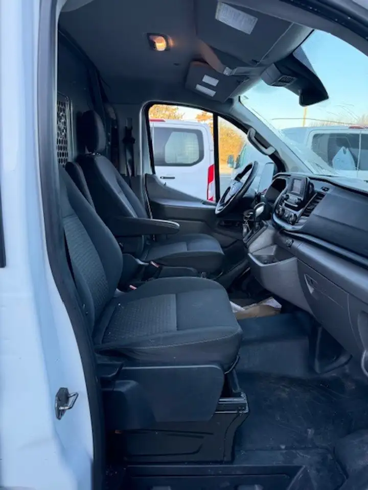 Ford Transit Cargo Van снимка Ford Transit Cargo Van